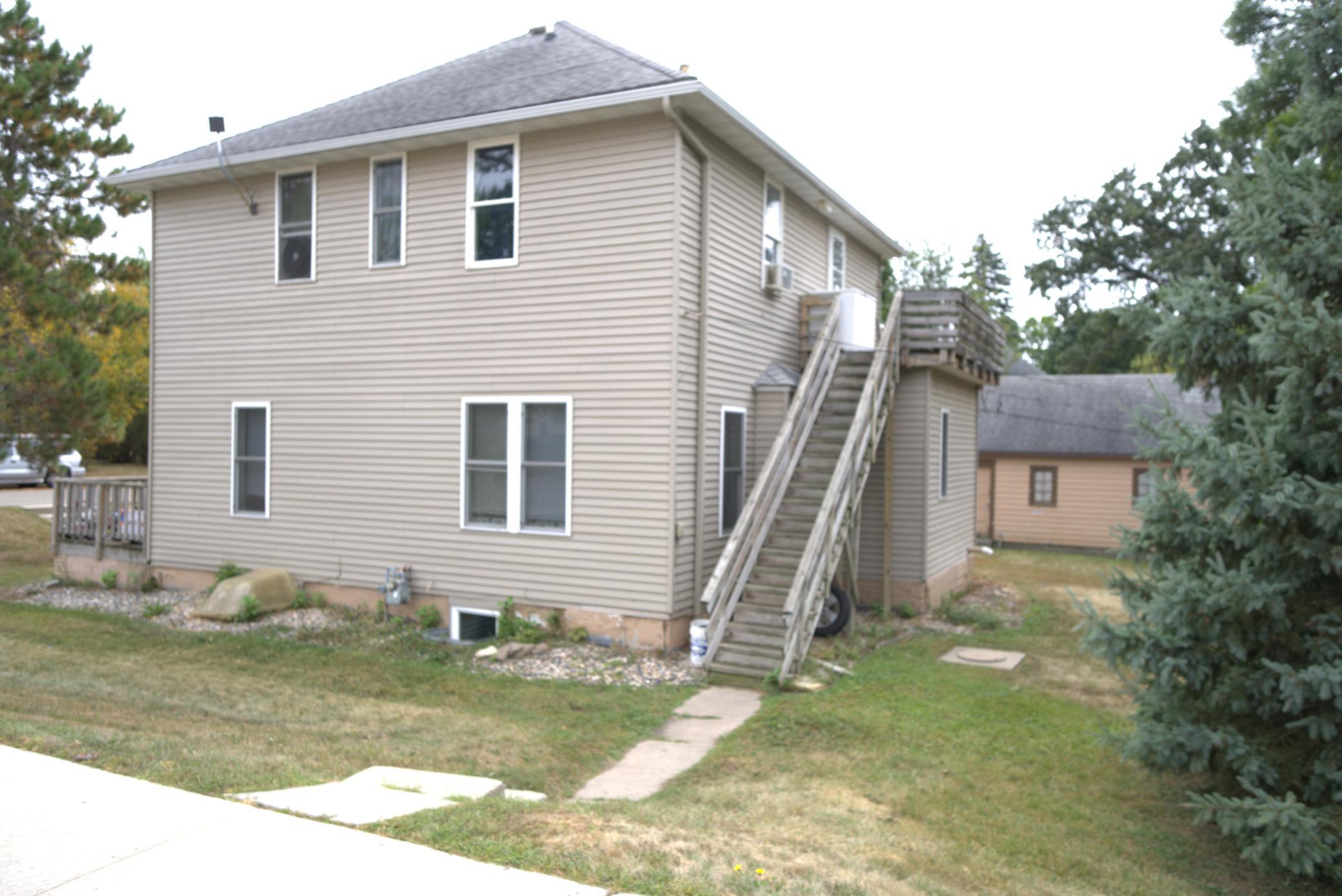 1900 triplex for sale at 1202 Elm Street in Alexandria, MN — 5 bed, 3 bath (photo 6 of 21)