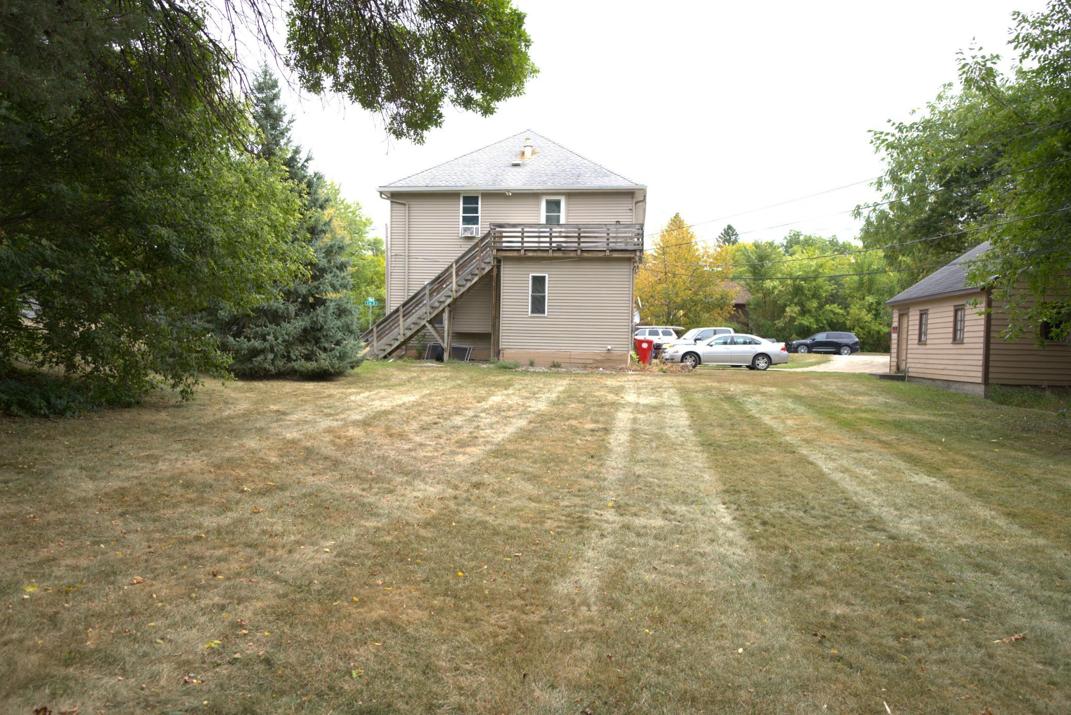 1900 triplex for sale at 1202 Elm Street in Alexandria, MN — 5 bed, 3 bath (photo 9 of 21)