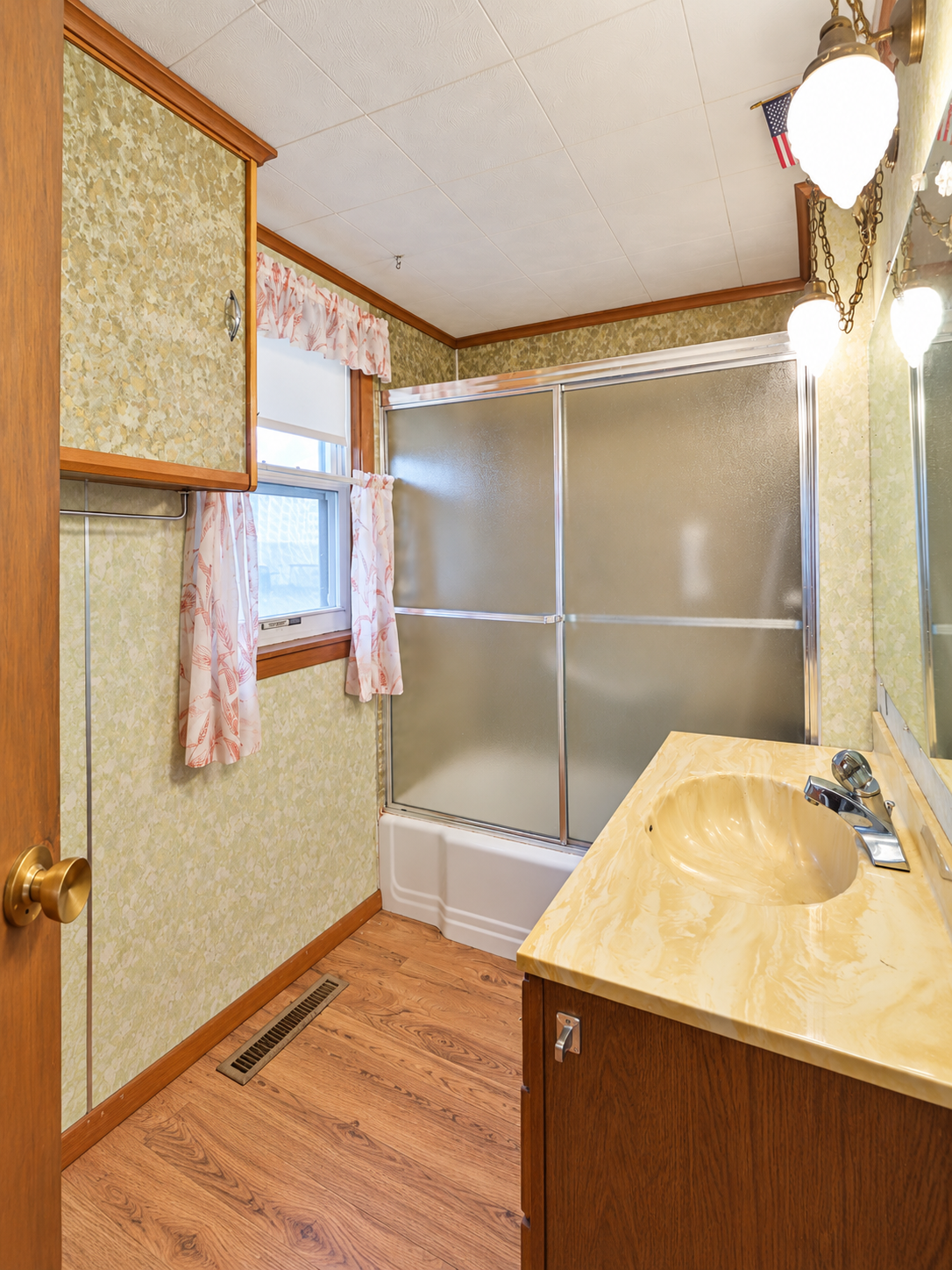 1900 single family home for sale at 503 6th Street SE in Staples, MN — 2 bed, 2 bath (photo 13 of 33)