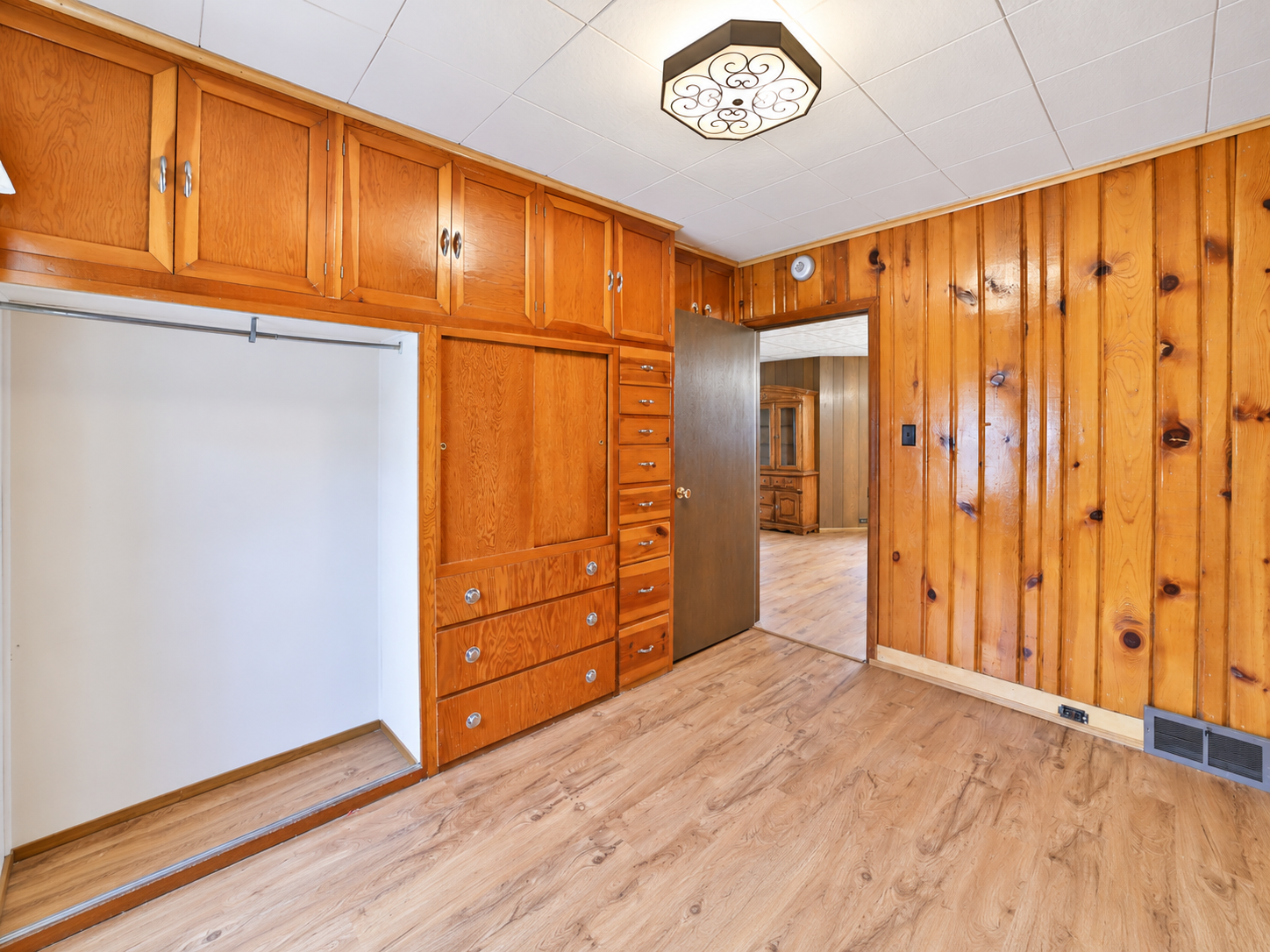 1900 single family home for sale at 503 6th Street SE in Staples, MN — 2 bed, 2 bath (photo 15 of 33)