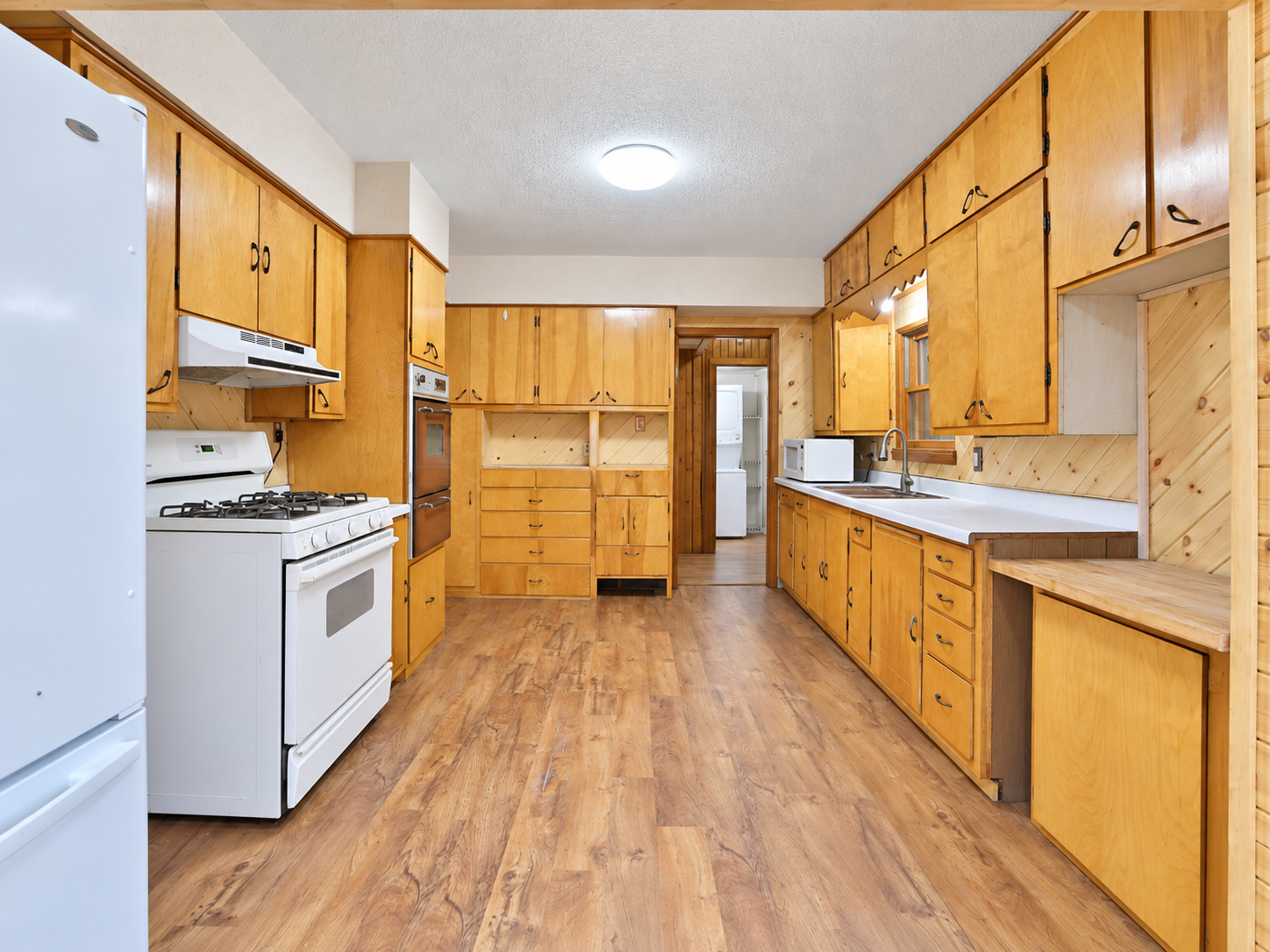 1900 single family home for sale at 503 6th Street SE in Staples, MN — 2 bed, 2 bath (photo 3 of 33)