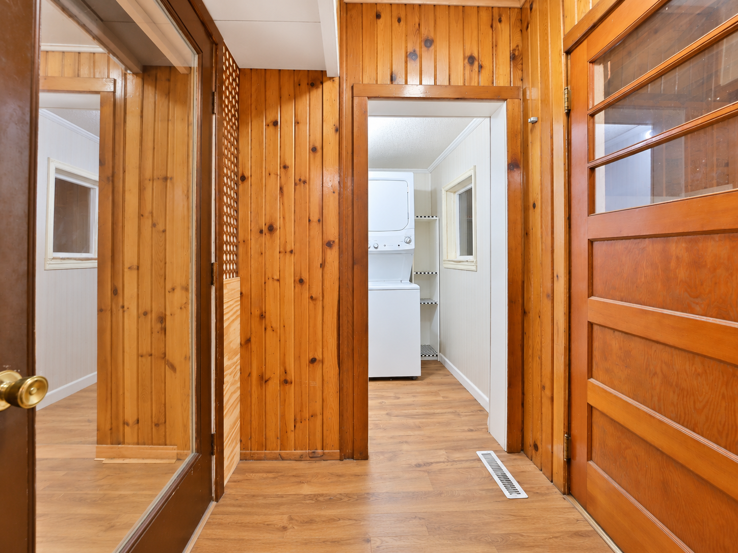 1900 single family home for sale at 503 6th Street SE in Staples, MN — 2 bed, 2 bath (photo 7 of 33)