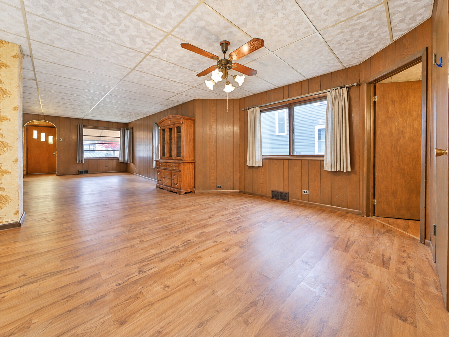 1900 single family home for sale at 503 6th Street SE in Staples, MN — 2 bed, 2 bath (photo 9 of 33)