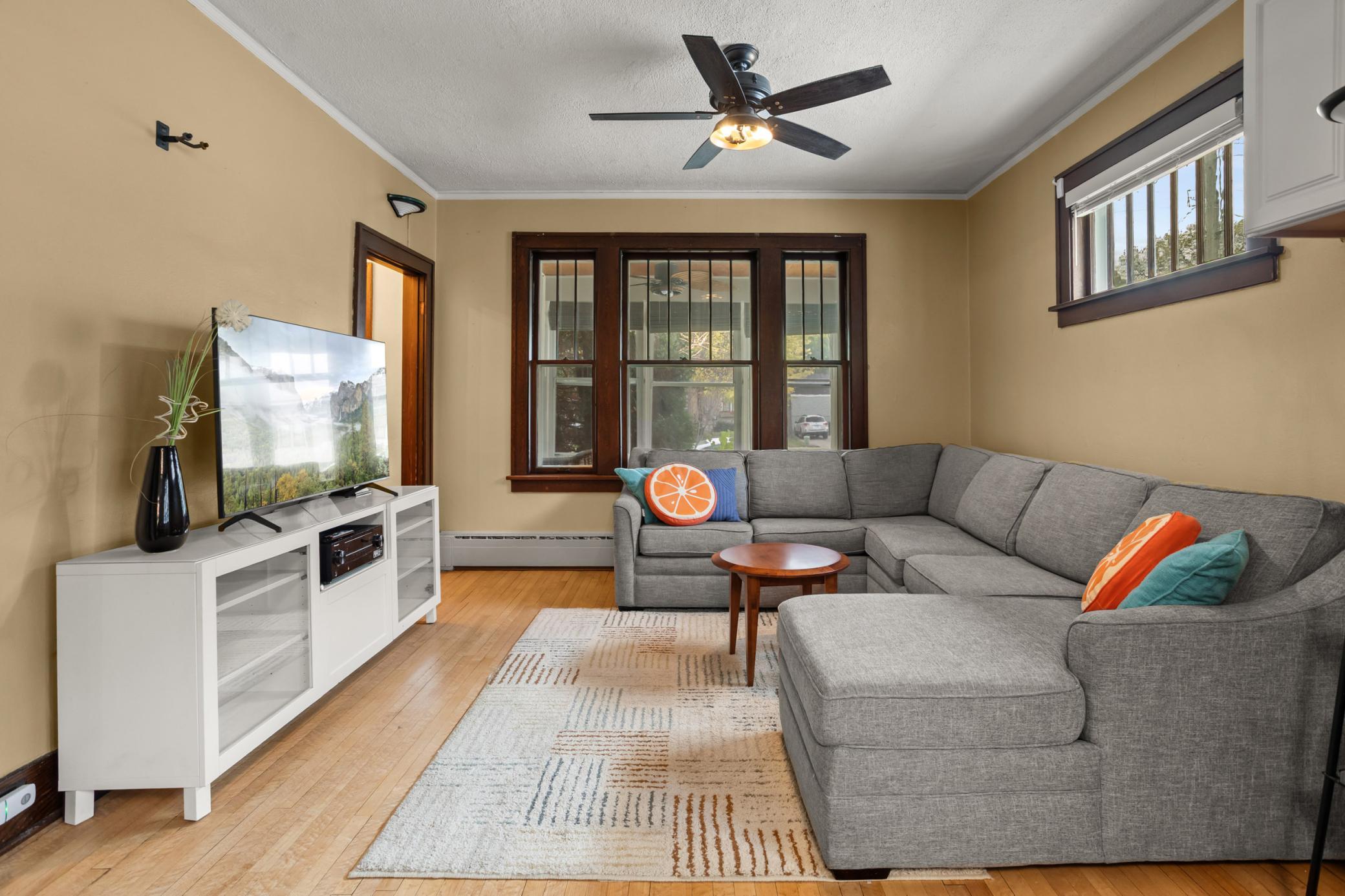 1921 single family home for sale at 1115 11th Avenue N in Fargo, ND — 4 bed, 3 bath (photo 3 of 47)
