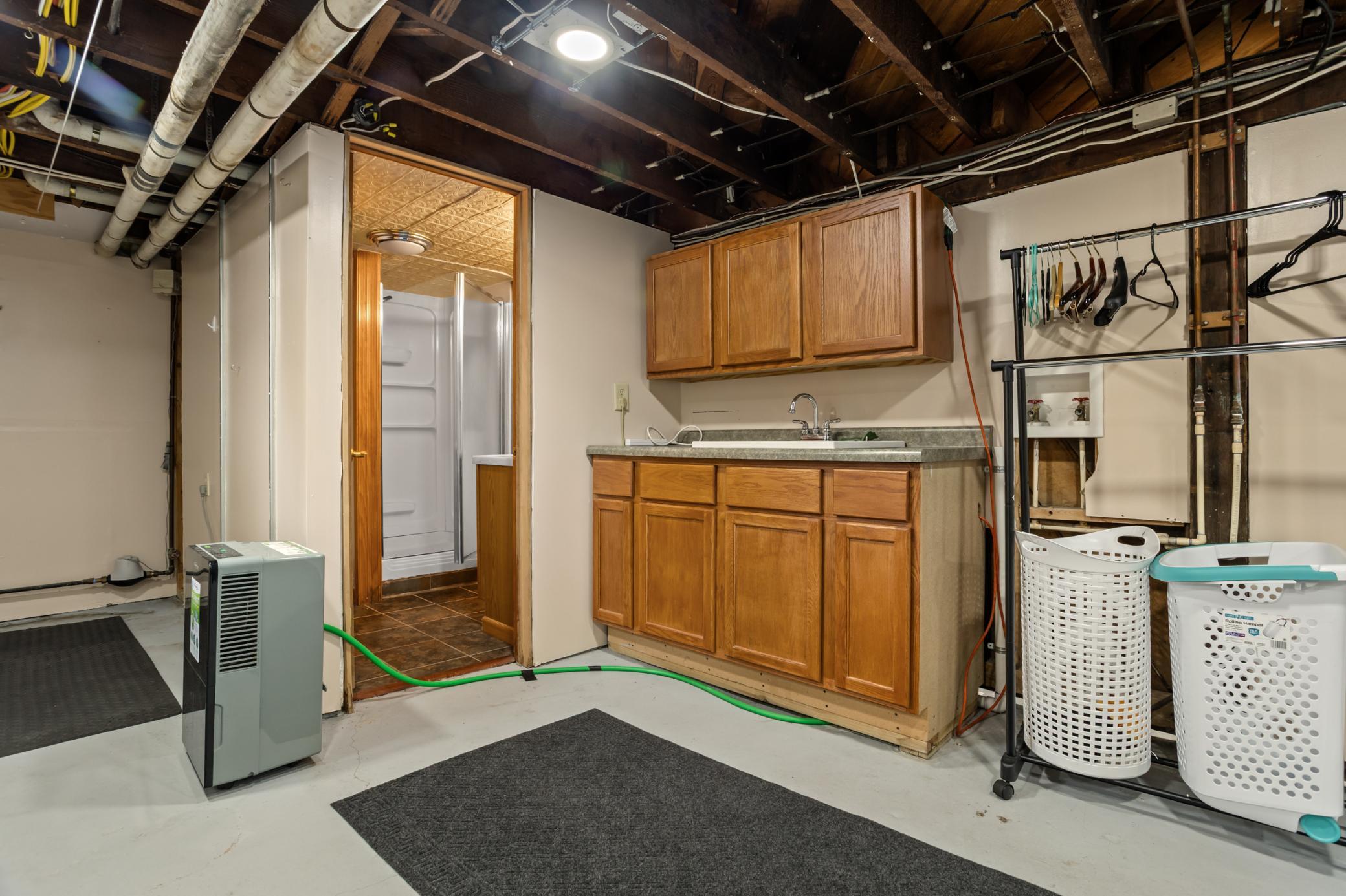 1921 single family home for sale at 1115 11th Avenue N in Fargo, ND — 4 bed, 3 bath (photo 33 of 47)