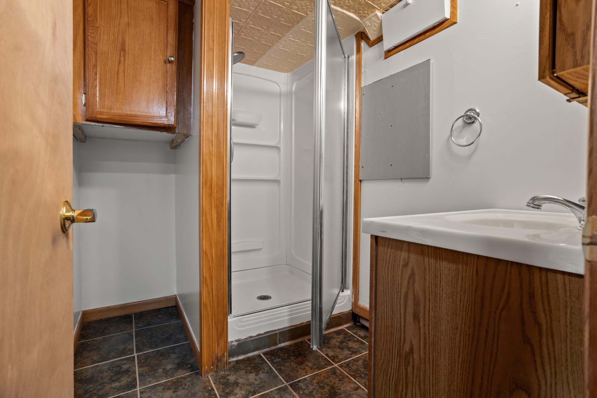1921 single family home for sale at 1115 11th Avenue N in Fargo, ND — 4 bed, 3 bath (photo 34 of 47)