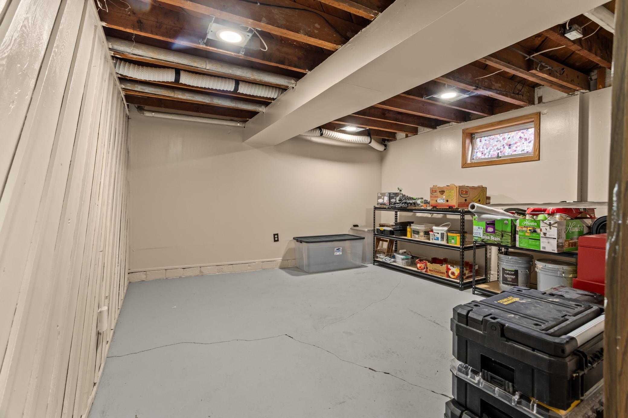 1921 single family home for sale at 1115 11th Avenue N in Fargo, ND — 4 bed, 3 bath (photo 35 of 47)