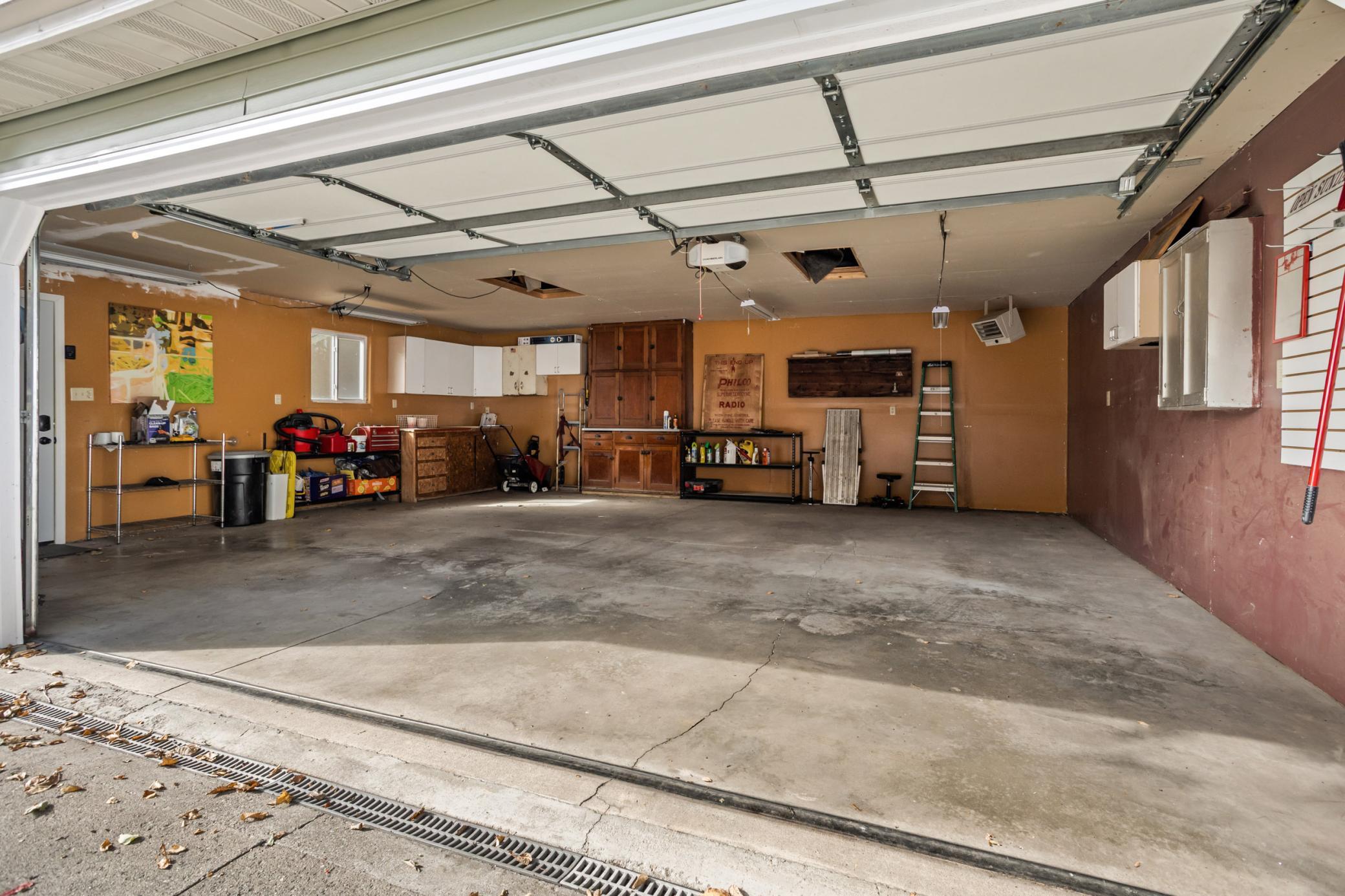 1921 single family home for sale at 1115 11th Avenue N in Fargo, ND — 4 bed, 3 bath (photo 41 of 47)