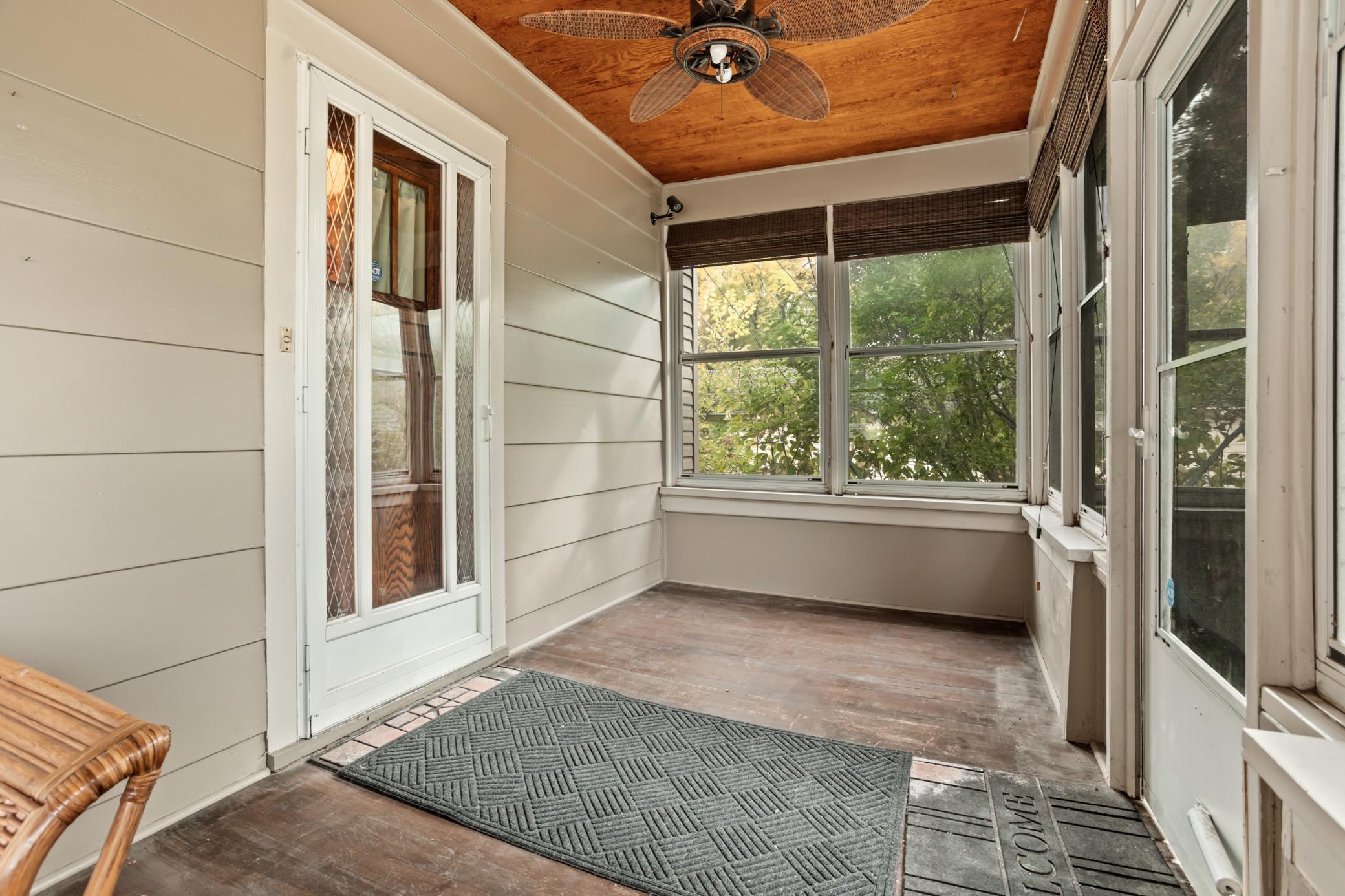 1921 single family home for sale at 1115 11th Avenue N in Fargo, ND — 4 bed, 3 bath (photo 7 of 47)