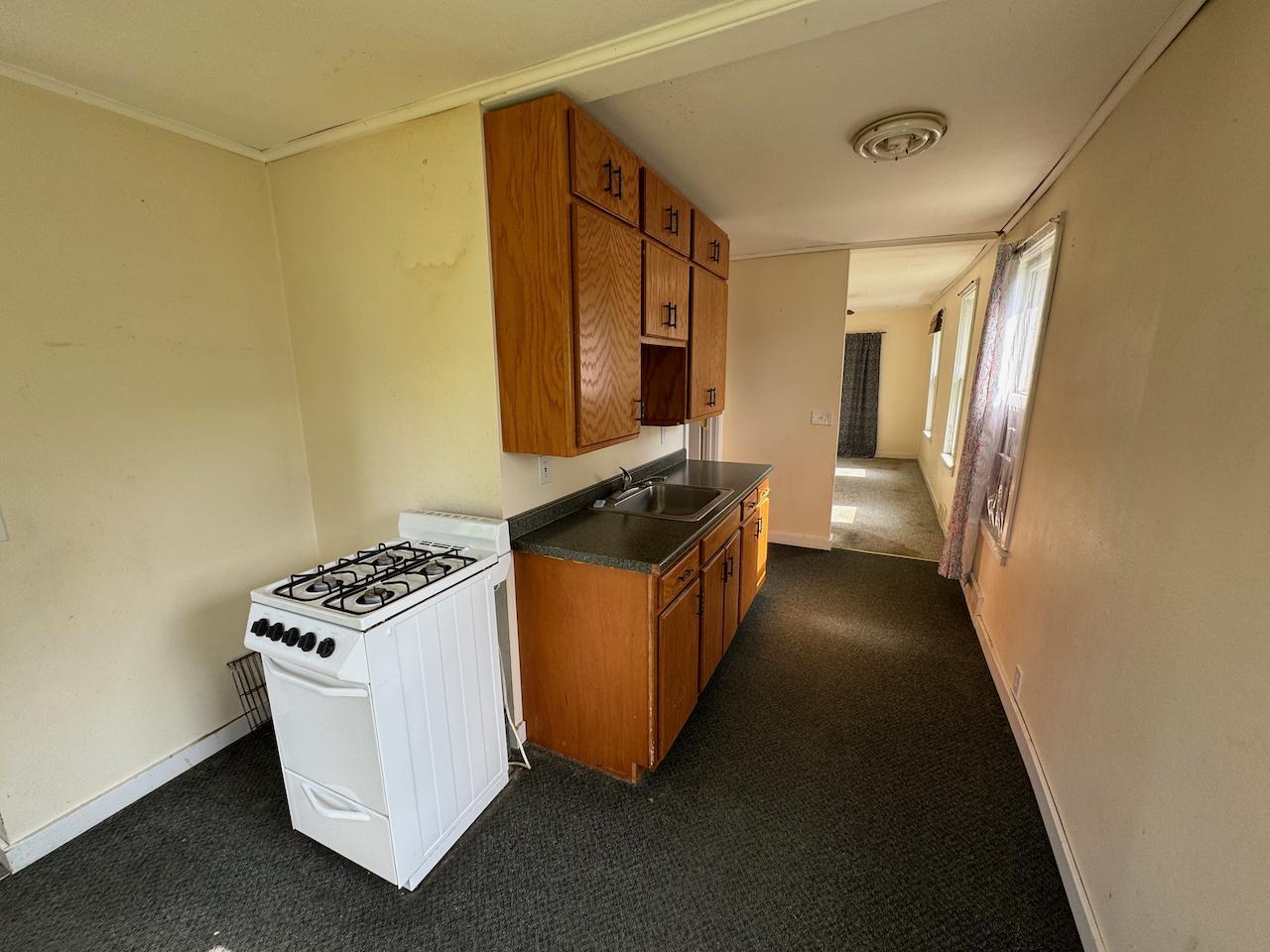 1958 single family home for sale at 813 4th Street SE in Bemidji, MN — 2 bed, 1 bath (photo 12 of 17)