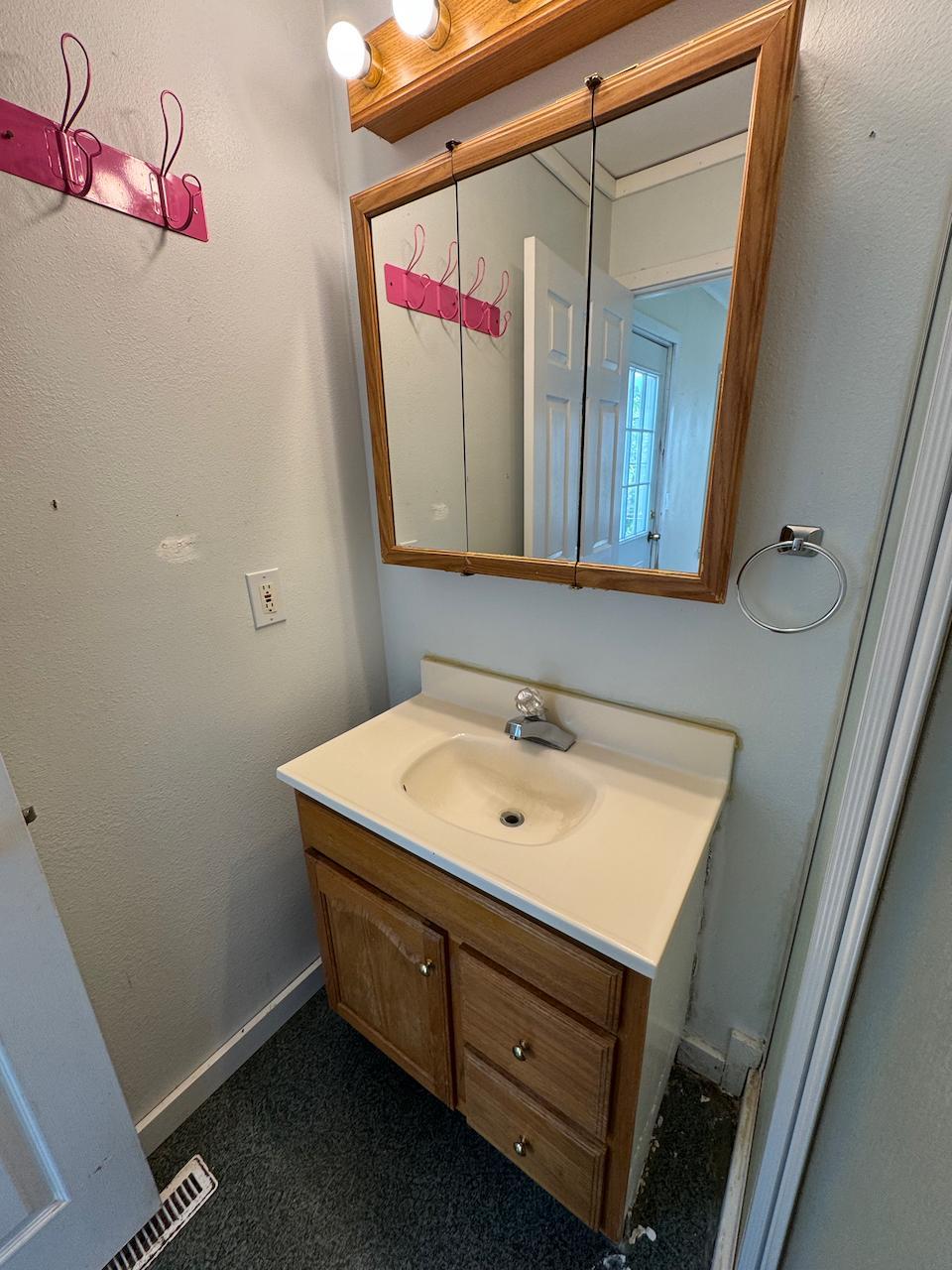 1958 single family home for sale at 813 4th Street SE in Bemidji, MN — 2 bed, 1 bath (photo 14 of 17)