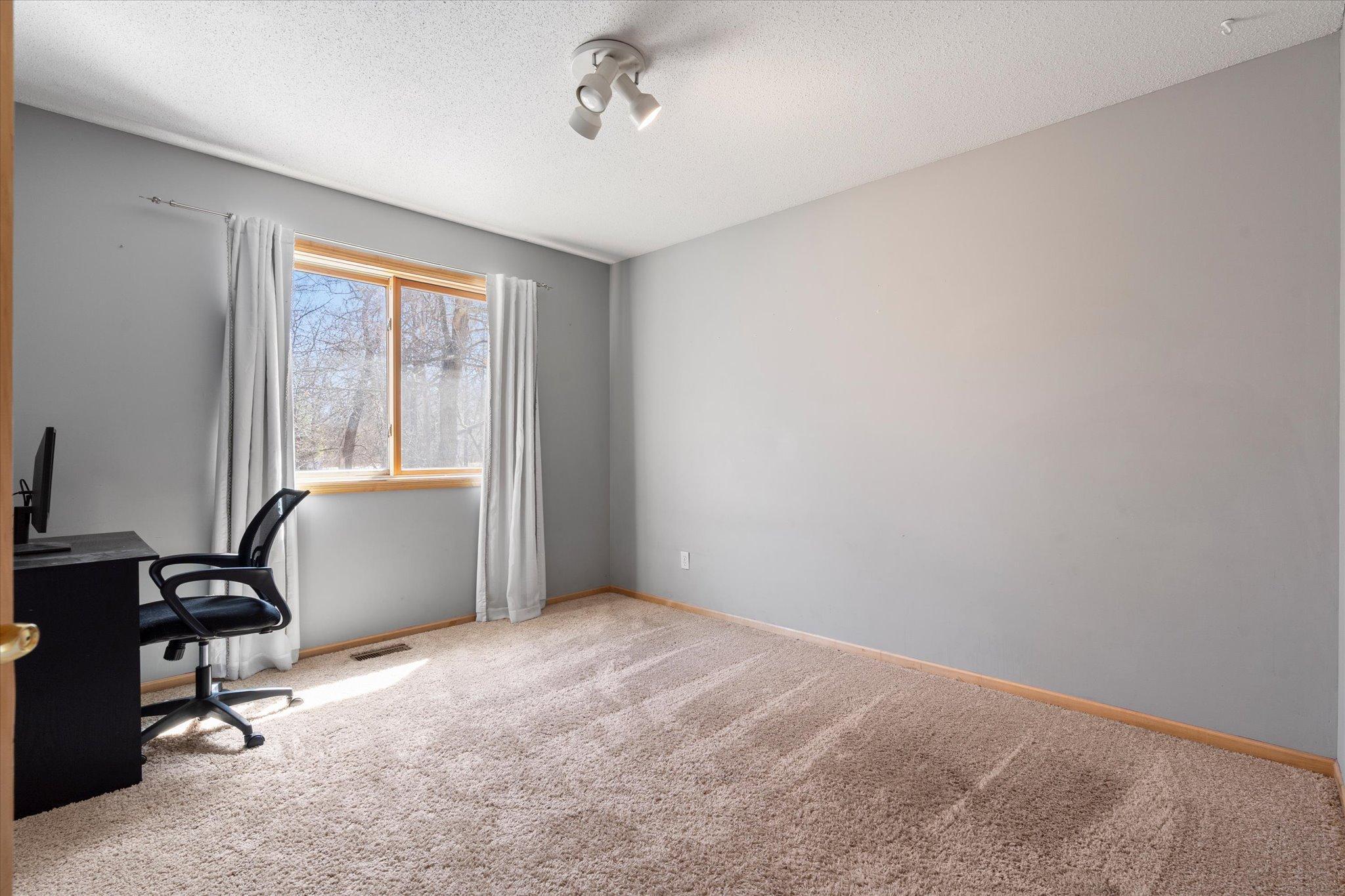1999 single family home for sale at 13910 Cherrywood Drive in Baxter, MN — 5 bed, 2 bath (photo 16 of 31)