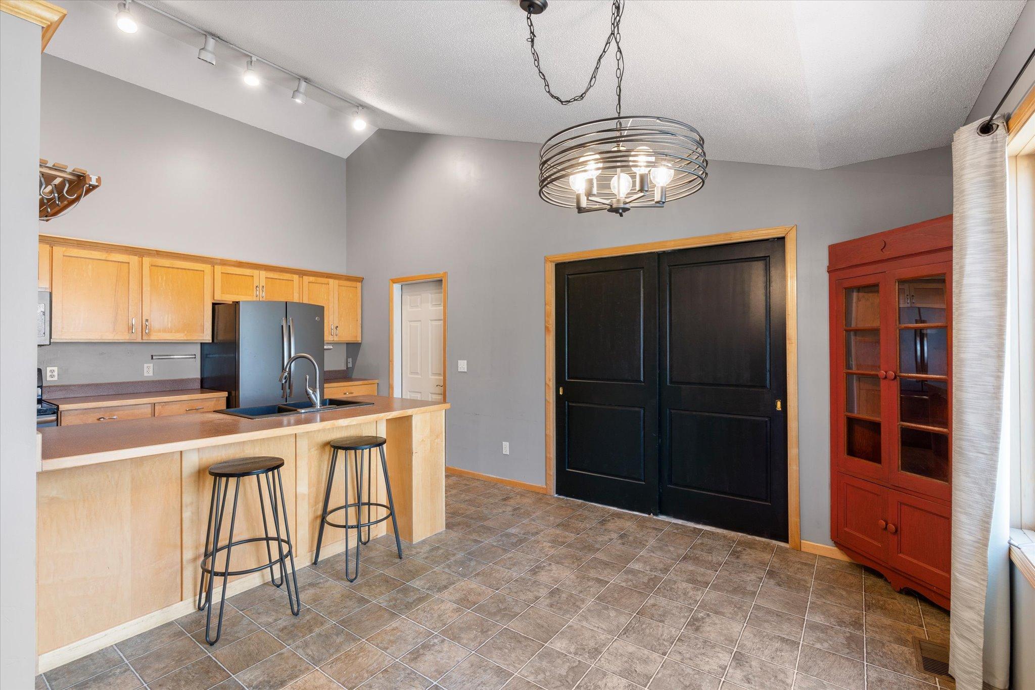 1999 single family home for sale at 13910 Cherrywood Drive in Baxter, MN — 5 bed, 2 bath (photo 4 of 31)