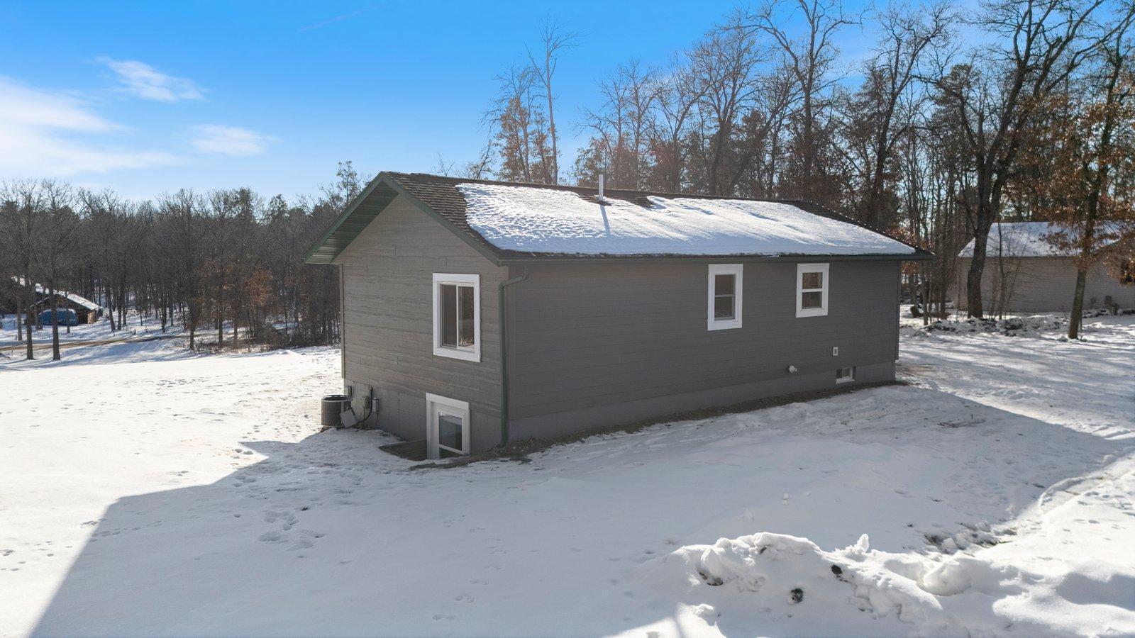 2000 single family home for sale at 10656 Ottawa Trail in Breezy Point, MN — 4 bed, 2 bath (photo 5 of 41)