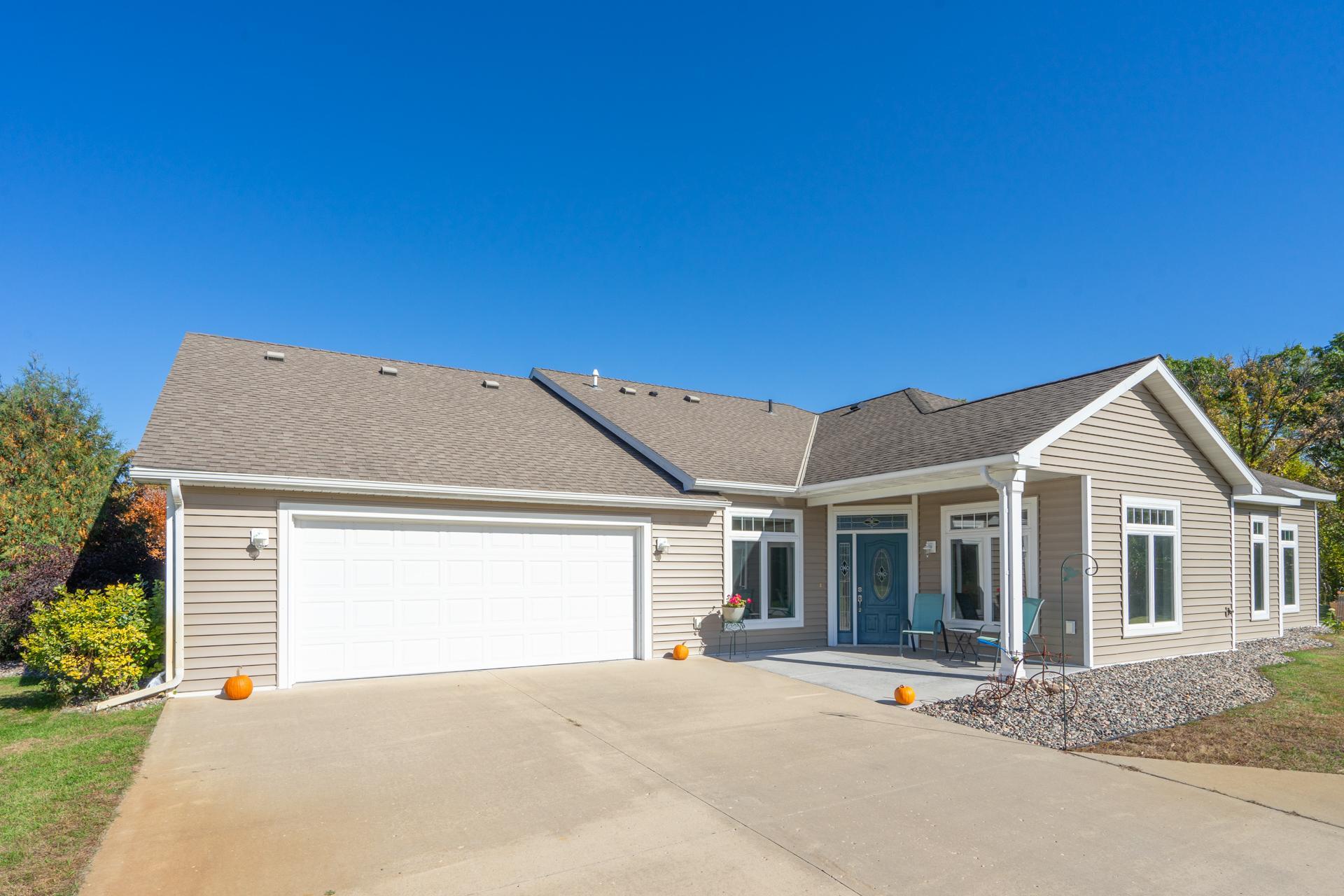 2005 twin home for sale at 12802 Vintage Circle in Staples, MN — 2 bed, 2 bath (photo 2 of 45)