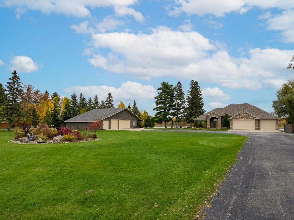 2011 single family home for sale at 1984 Maple Drive NW in Baudette, MN — 4 bed, 4 bath (photo 2 of 61)