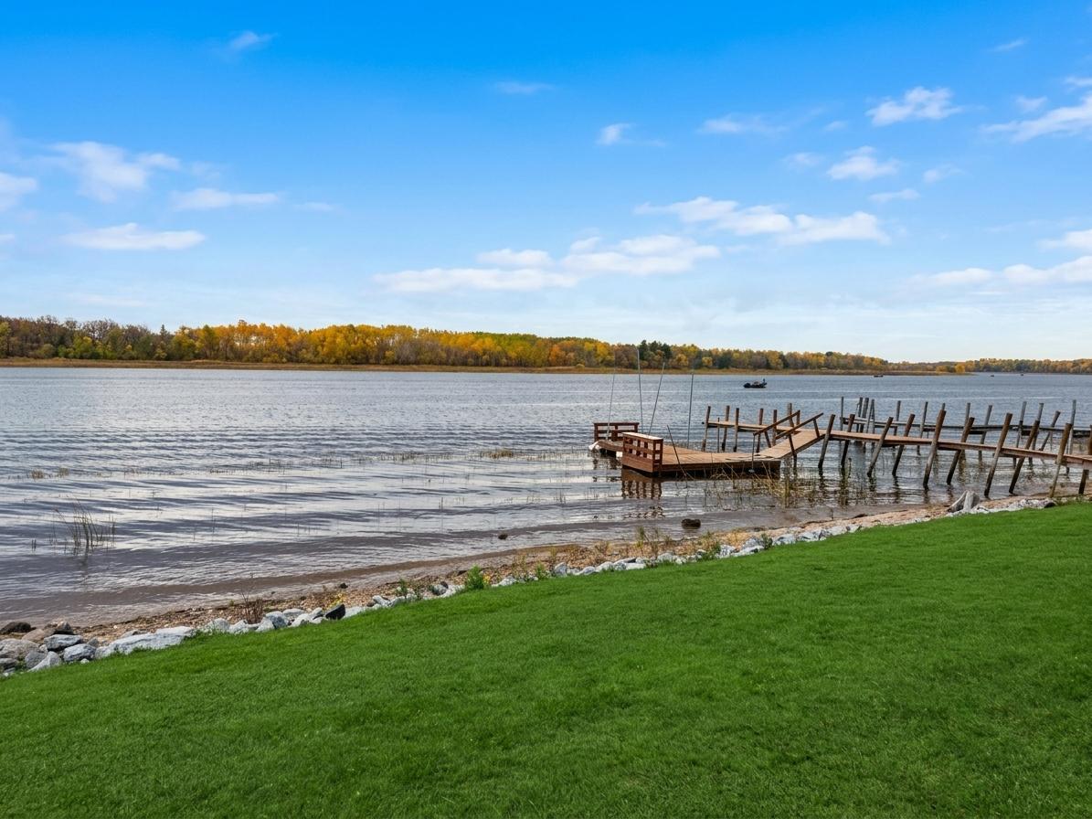 2011 single family home for sale at 1984 Maple Drive NW in Baudette, MN — 4 bed, 4 bath (photo 15 of 61)