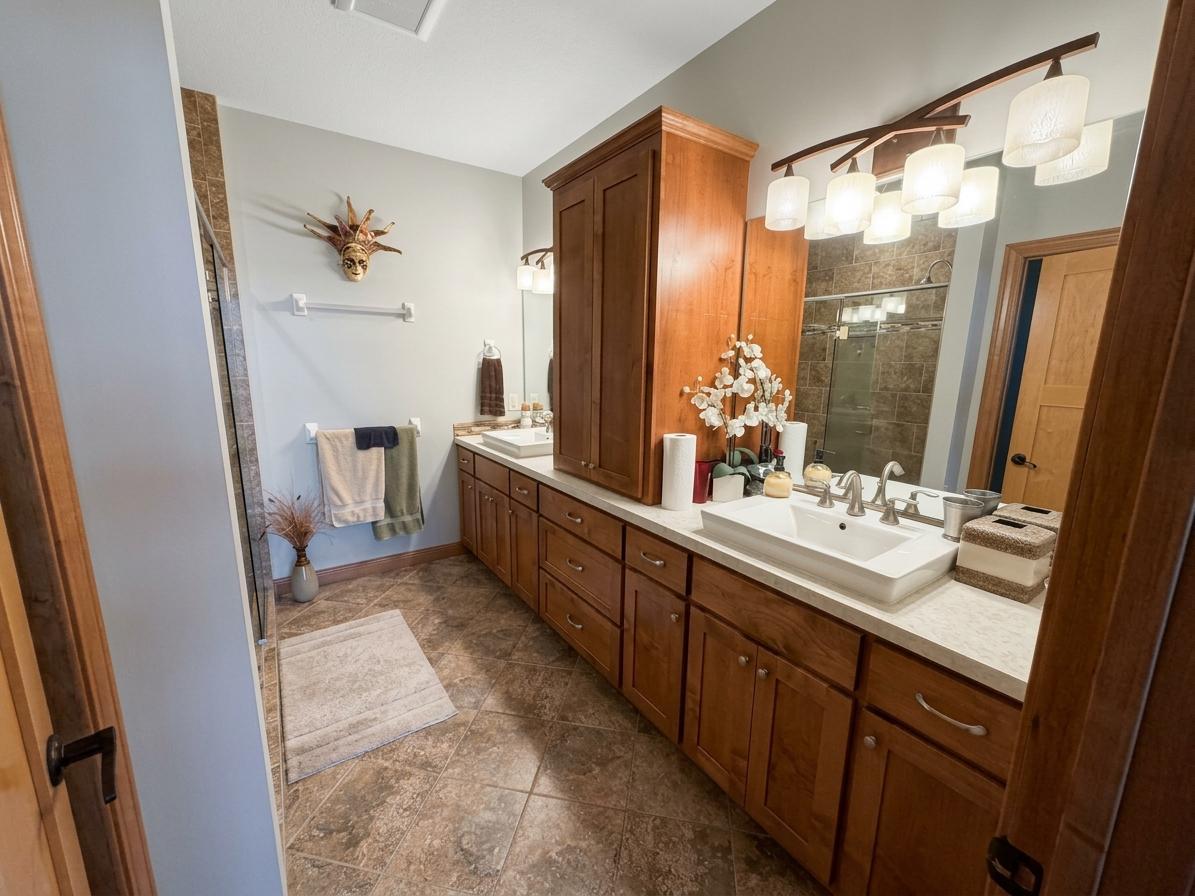 2011 single family home for sale at 1984 Maple Drive NW in Baudette, MN — 4 bed, 4 bath (photo 31 of 61)