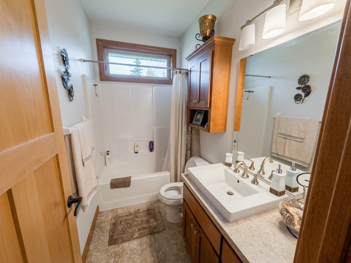 2011 single family home for sale at 1984 Maple Drive NW in Baudette, MN — 4 bed, 4 bath (photo 39 of 61)