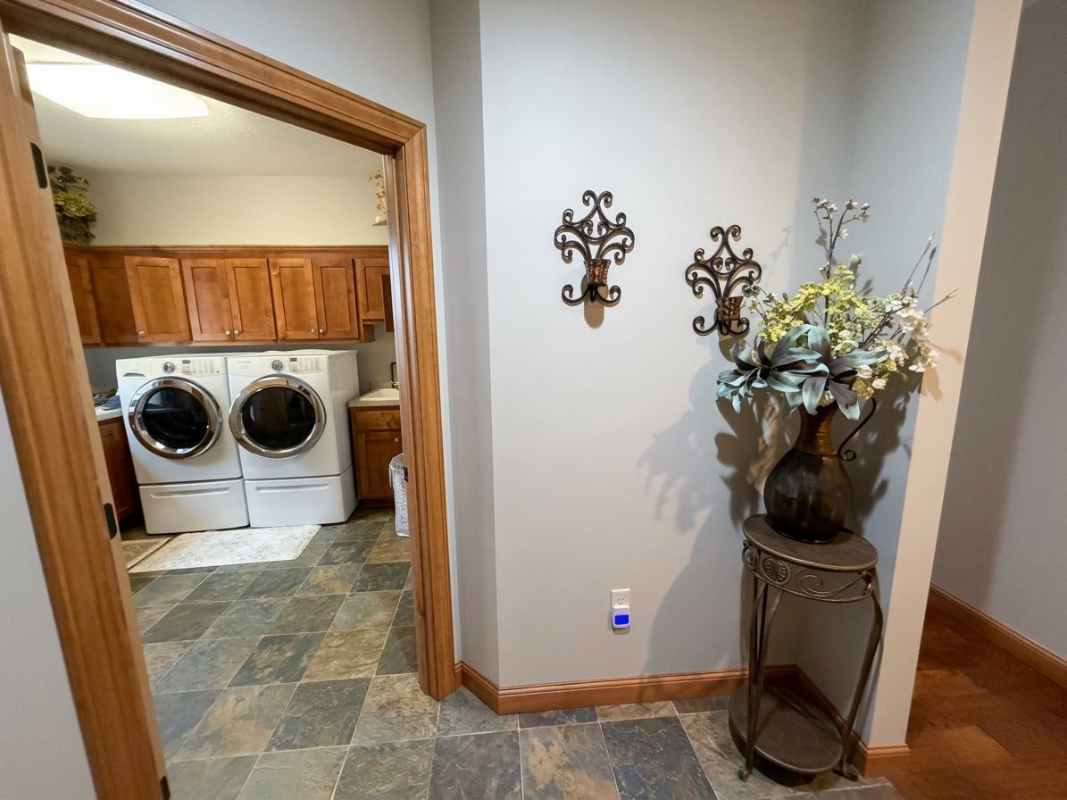 2011 single family home for sale at 1984 Maple Drive NW in Baudette, MN — 4 bed, 4 bath (photo 42 of 61)