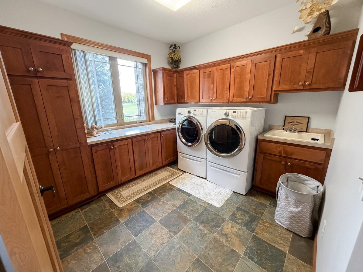 2011 single family home for sale at 1984 Maple Drive NW in Baudette, MN — 4 bed, 4 bath (photo 43 of 61)