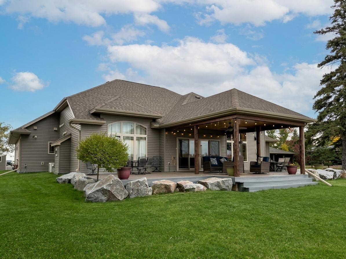 2011 single family home for sale at 1984 Maple Drive NW in Baudette, MN — 4 bed, 4 bath (photo 10 of 61)