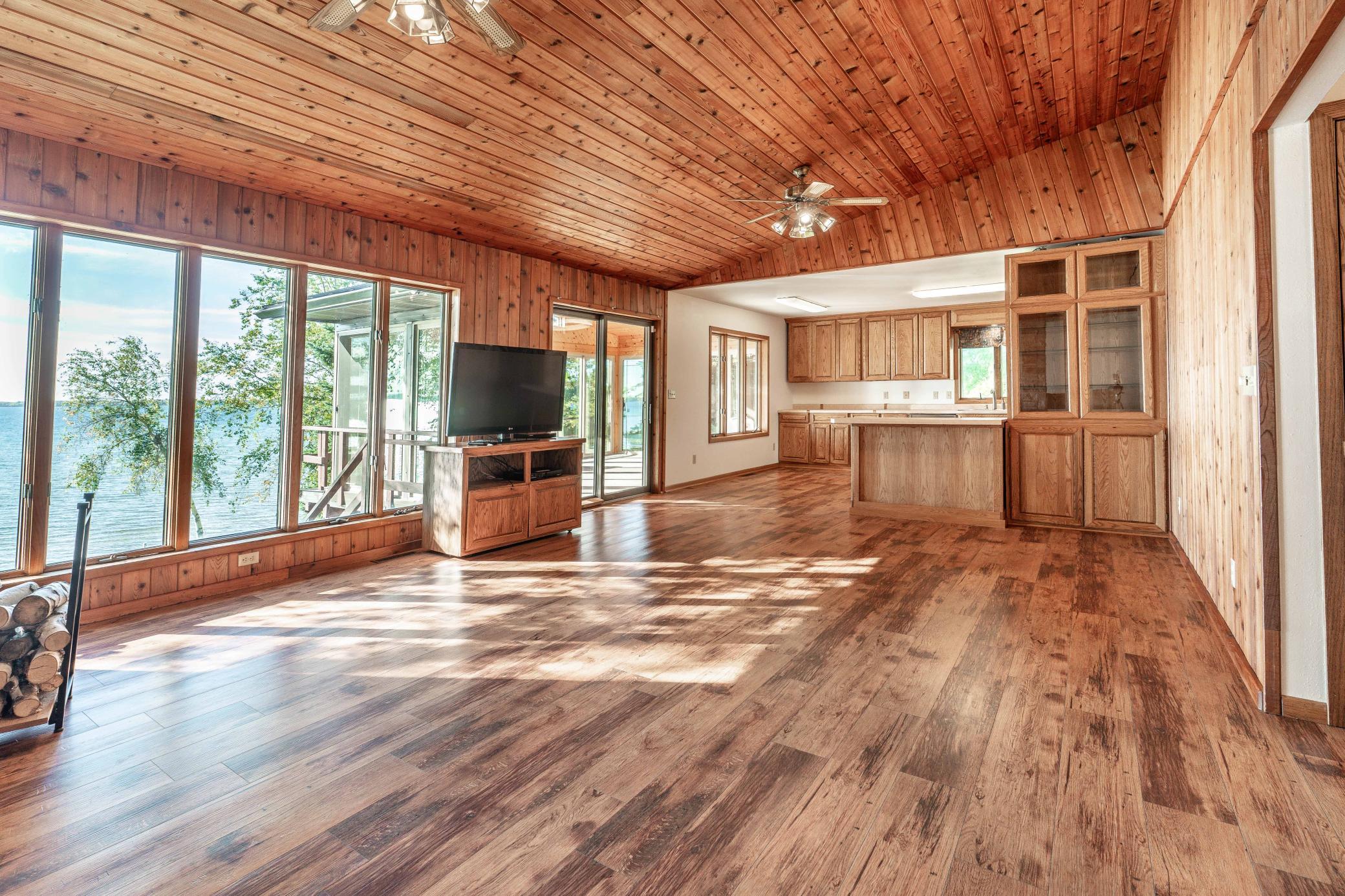 1988 single family home for sale at 38192 N Shore Drive in Battle Lake, MN — 4 bed, 3 bath (photo 12 of 70)