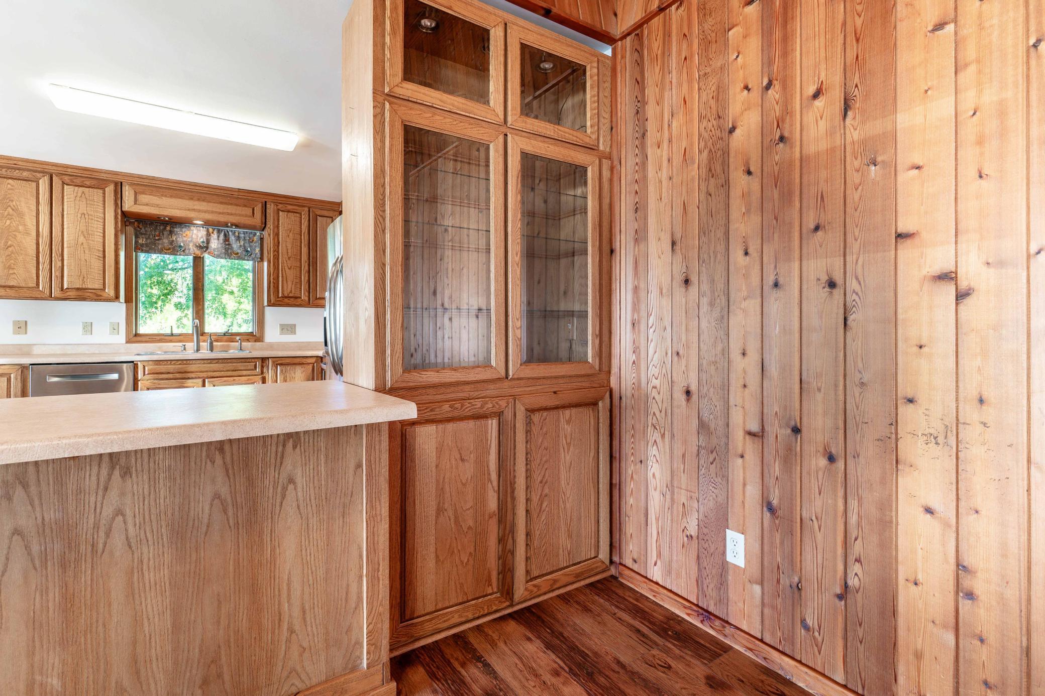 1988 single family home for sale at 38192 N Shore Drive in Battle Lake, MN — 4 bed, 3 bath (photo 14 of 70)