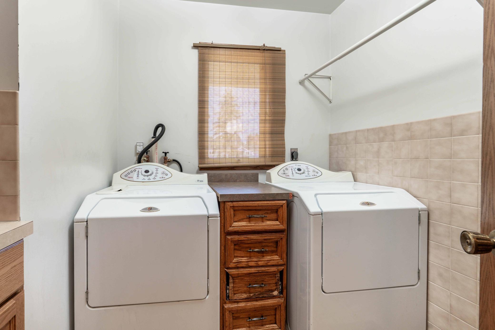 1988 single family home for sale at 38192 N Shore Drive in Battle Lake, MN — 4 bed, 3 bath (photo 31 of 70)