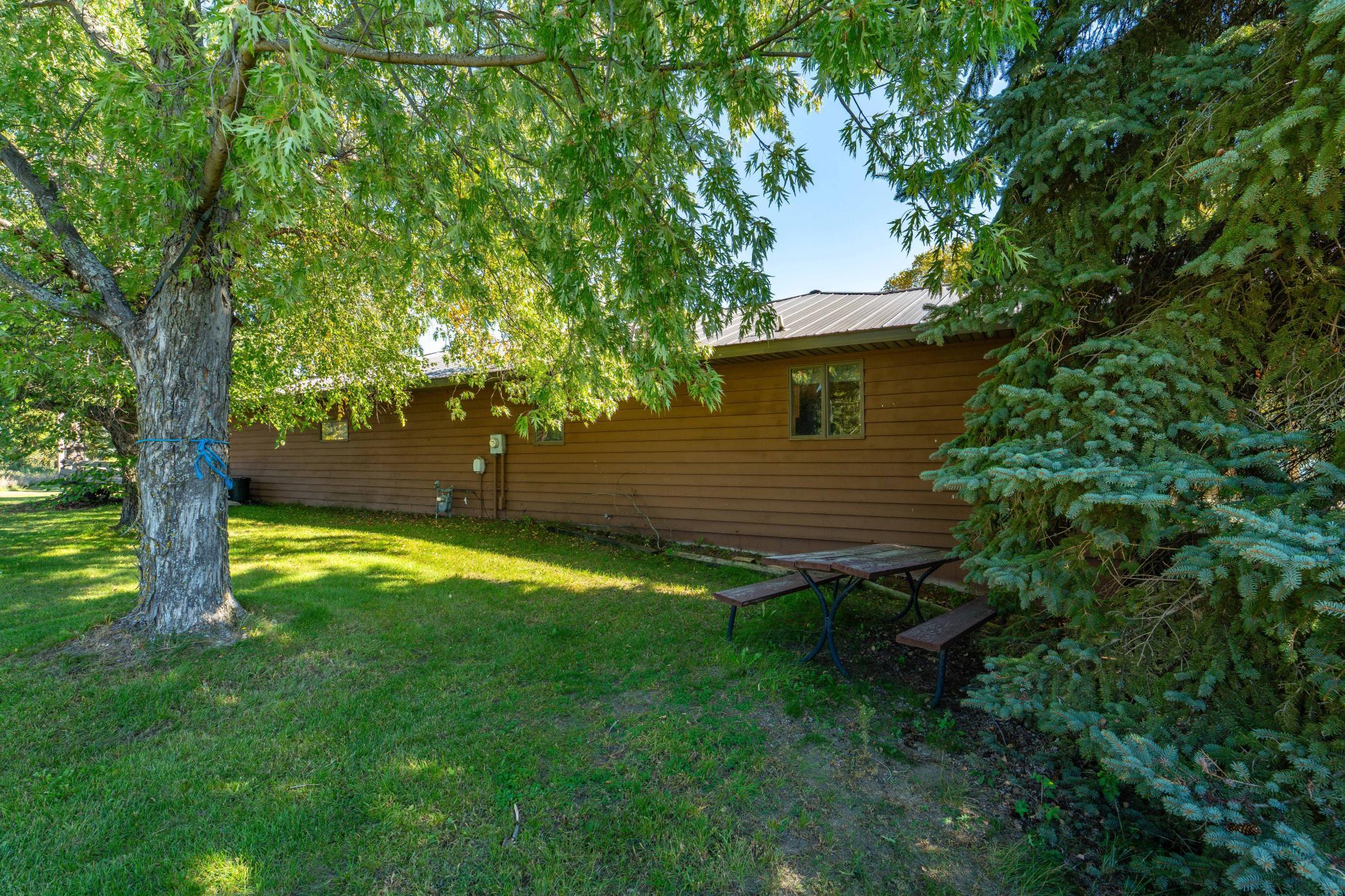 1988 single family home for sale at 38192 N Shore Drive in Battle Lake, MN — 4 bed, 3 bath (photo 58 of 70)