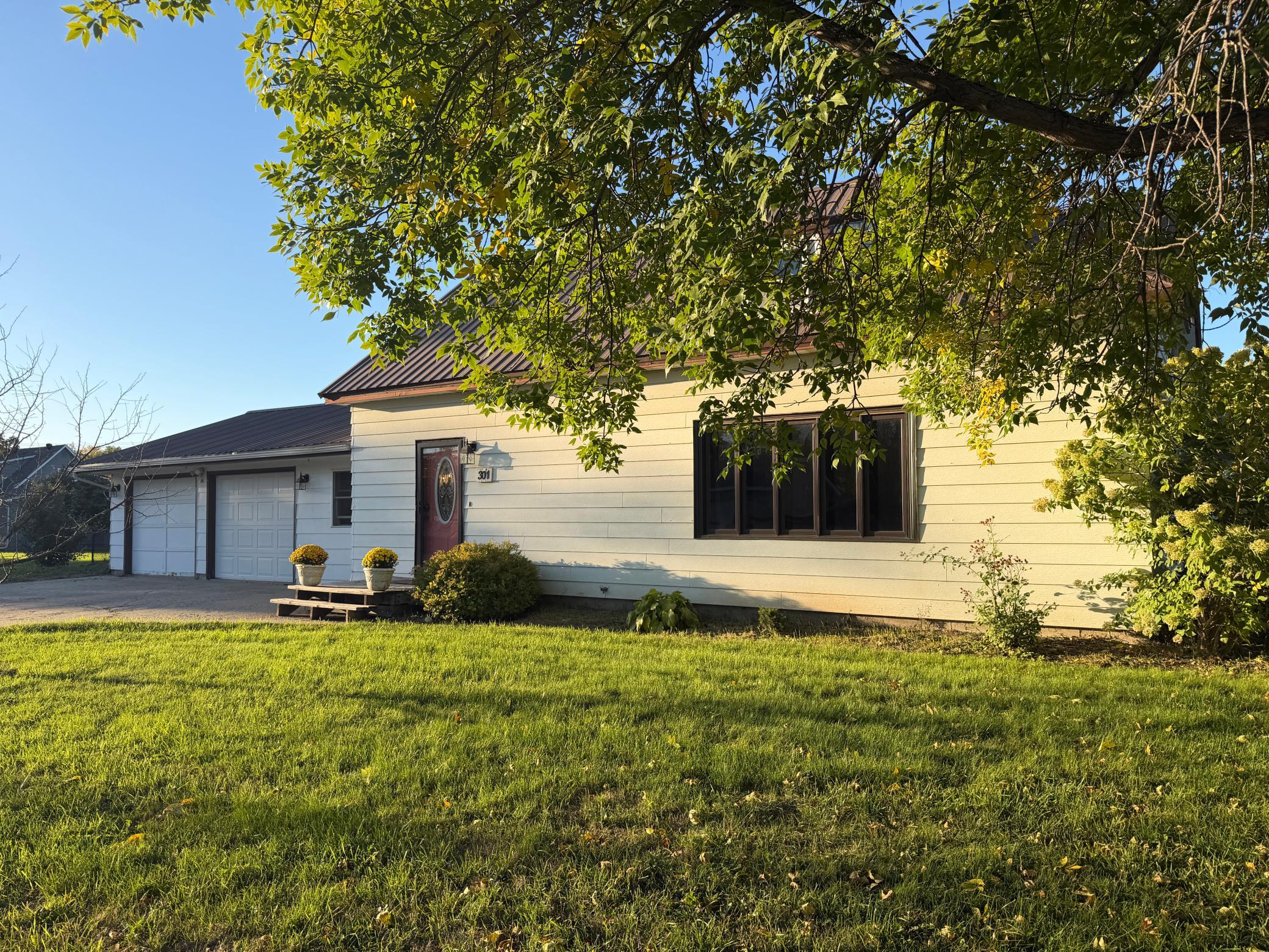 1920 single family home for sale at 301 12TH Avenue E in Lisbon, ND — 3 bed, 2 bath