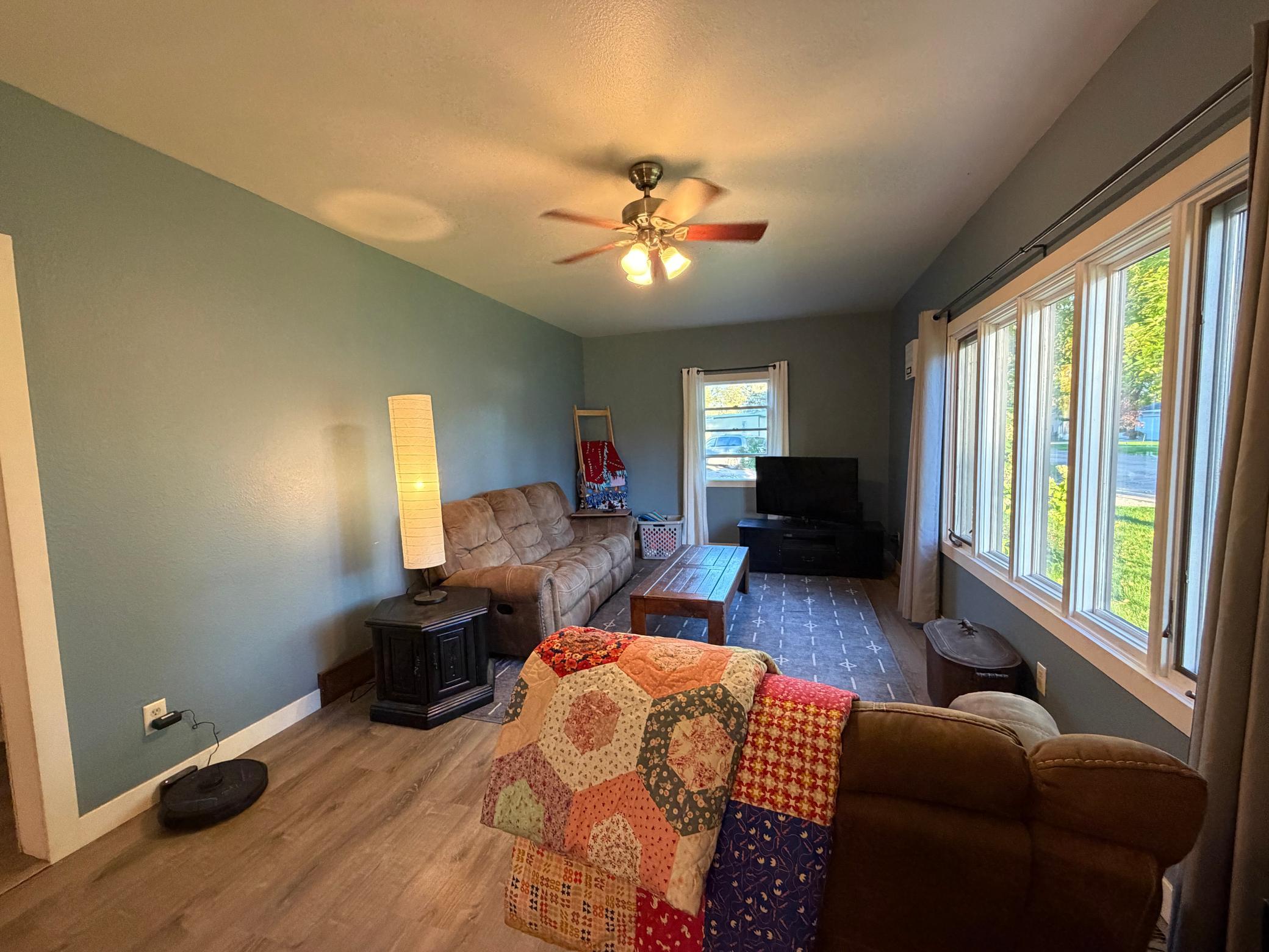 1920 single family home for sale at 301 12TH Avenue E in Lisbon, ND — 3 bed, 2 bath (photo 13 of 39)