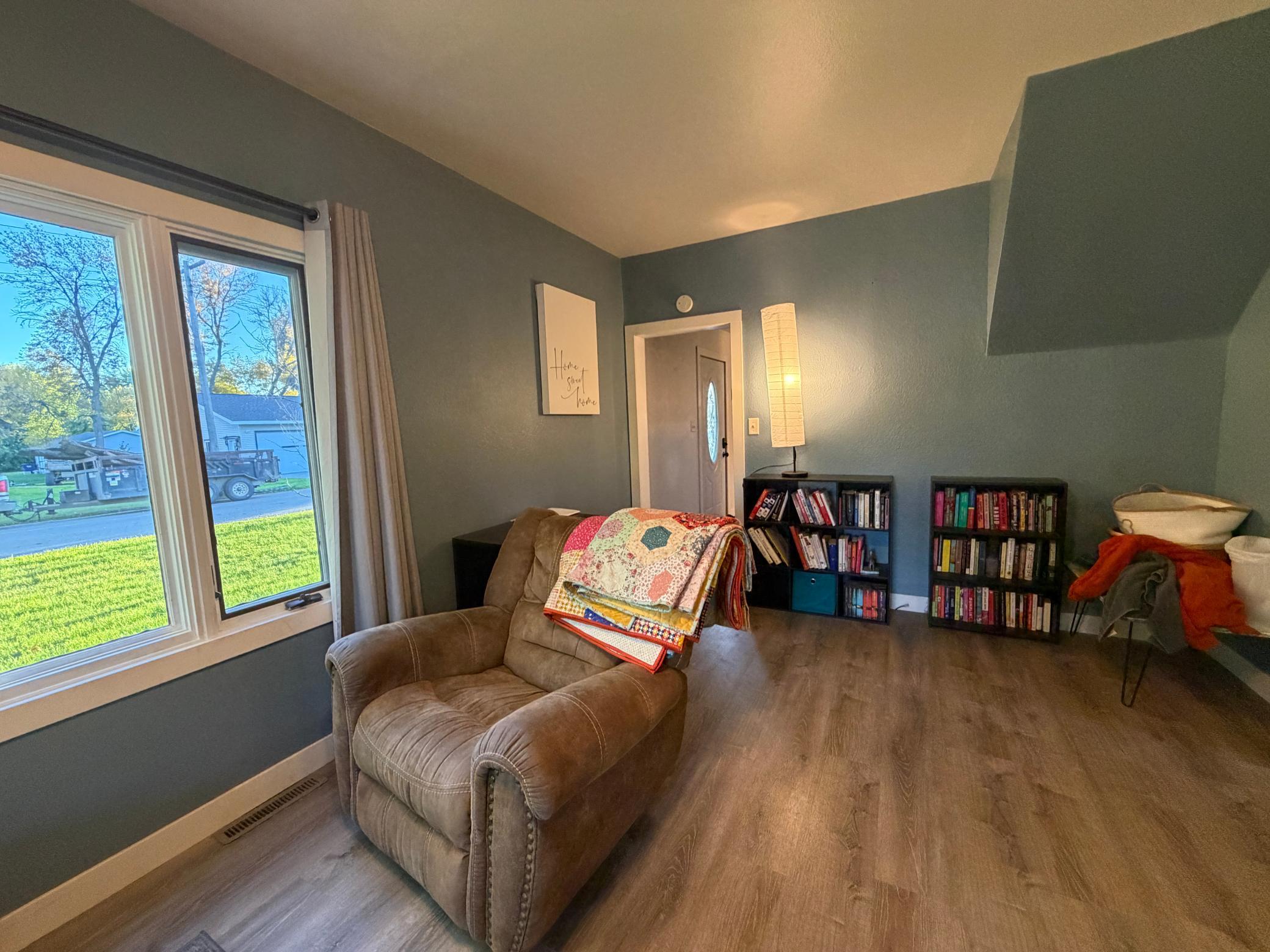 1920 single family home for sale at 301 12TH Avenue E in Lisbon, ND — 3 bed, 2 bath (photo 14 of 39)