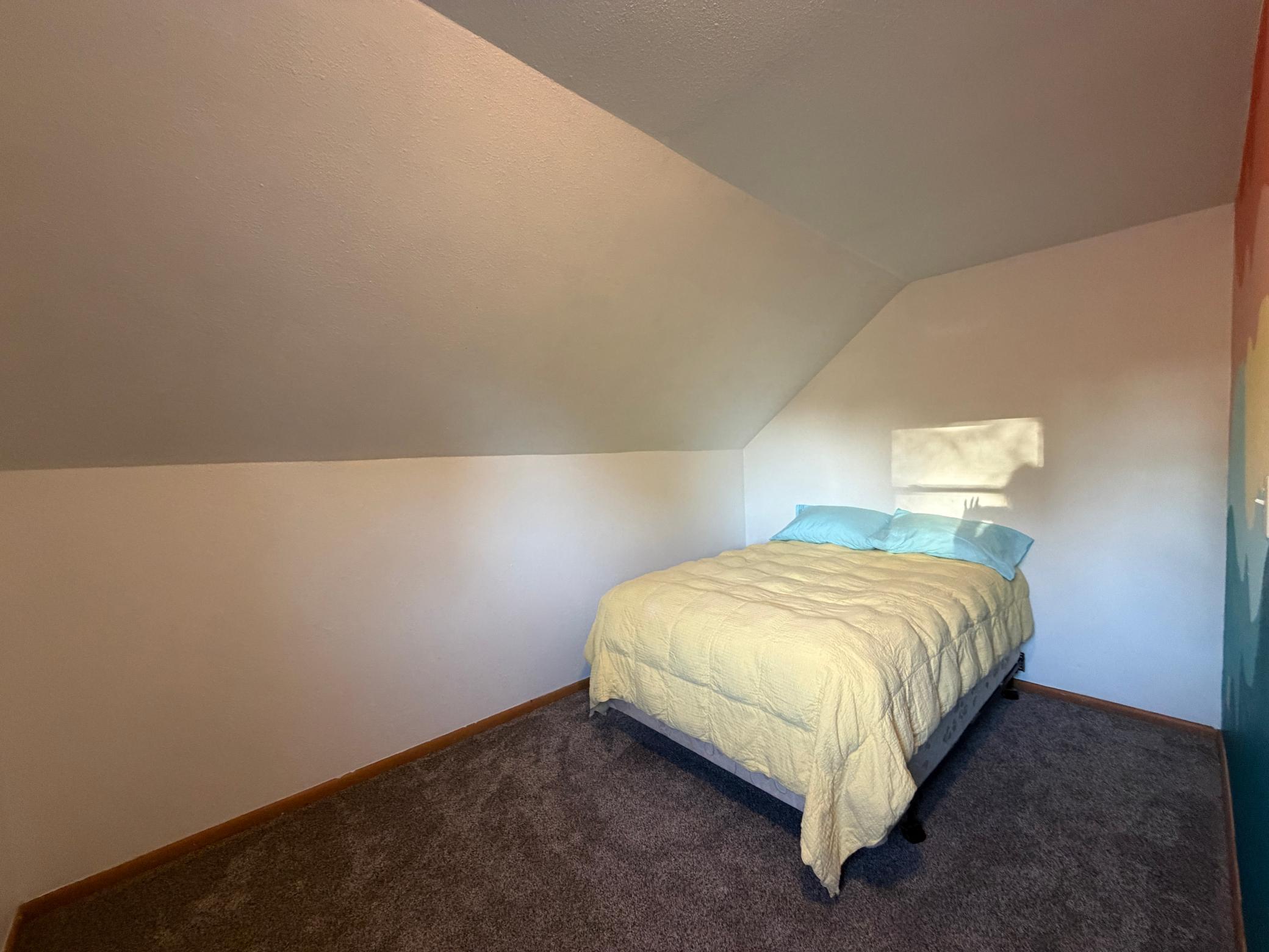 1920 single family home for sale at 301 12TH Avenue E in Lisbon, ND — 3 bed, 2 bath (photo 17 of 39)