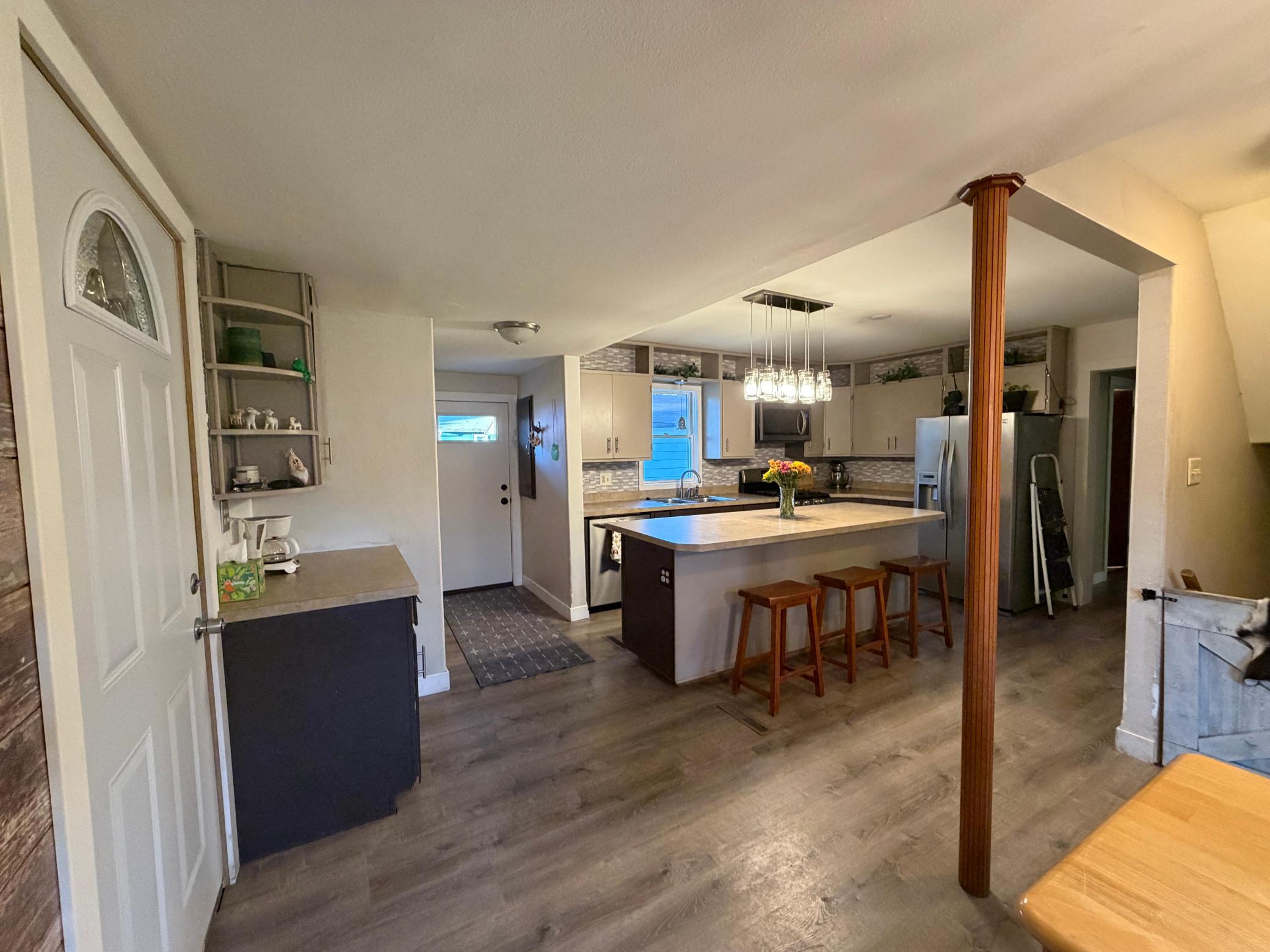 1920 single family home for sale at 301 12TH Avenue E in Lisbon, ND — 3 bed, 2 bath (photo 3 of 39)