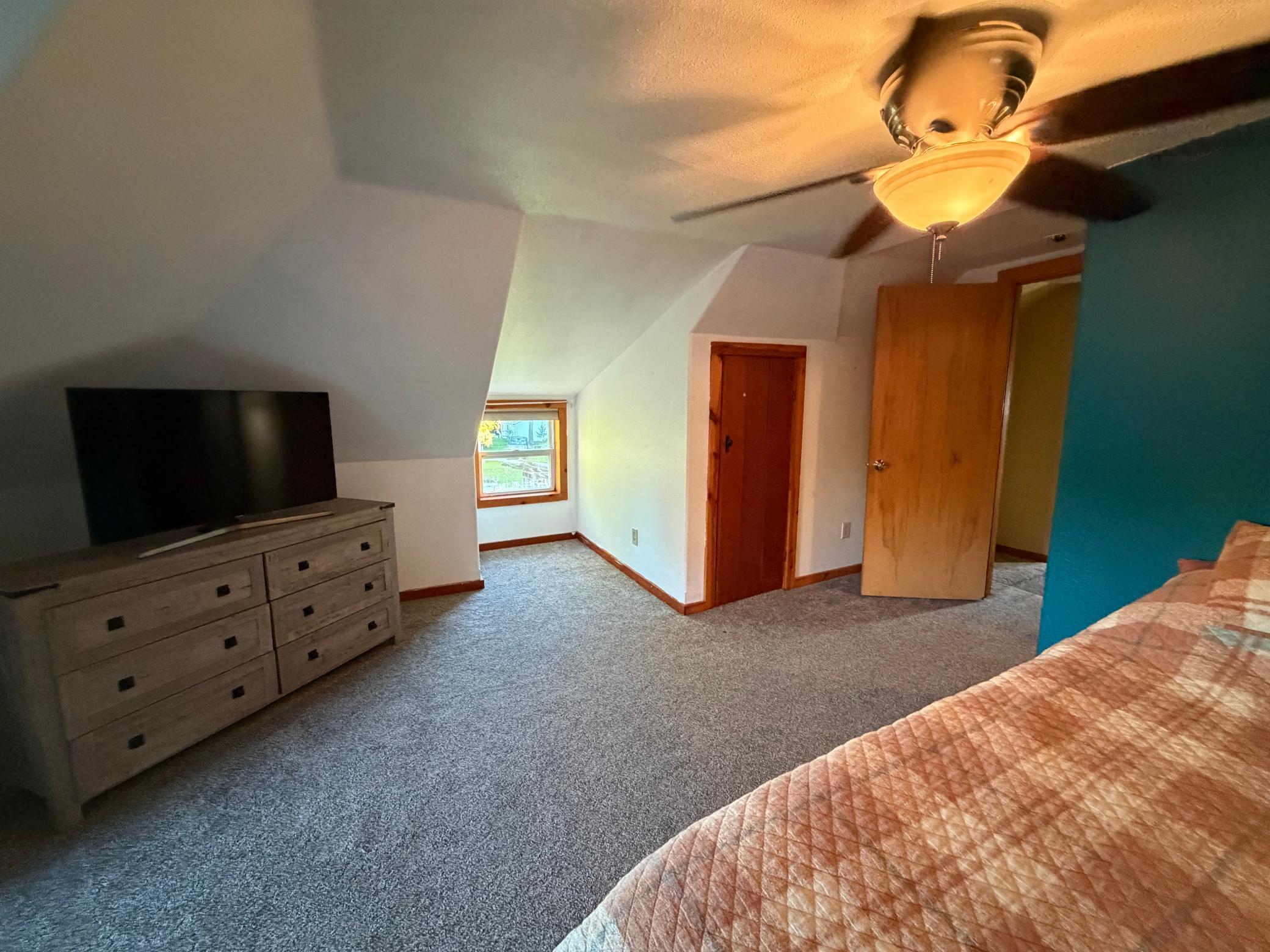 1920 single family home for sale at 301 12TH Avenue E in Lisbon, ND — 3 bed, 2 bath (photo 21 of 39)