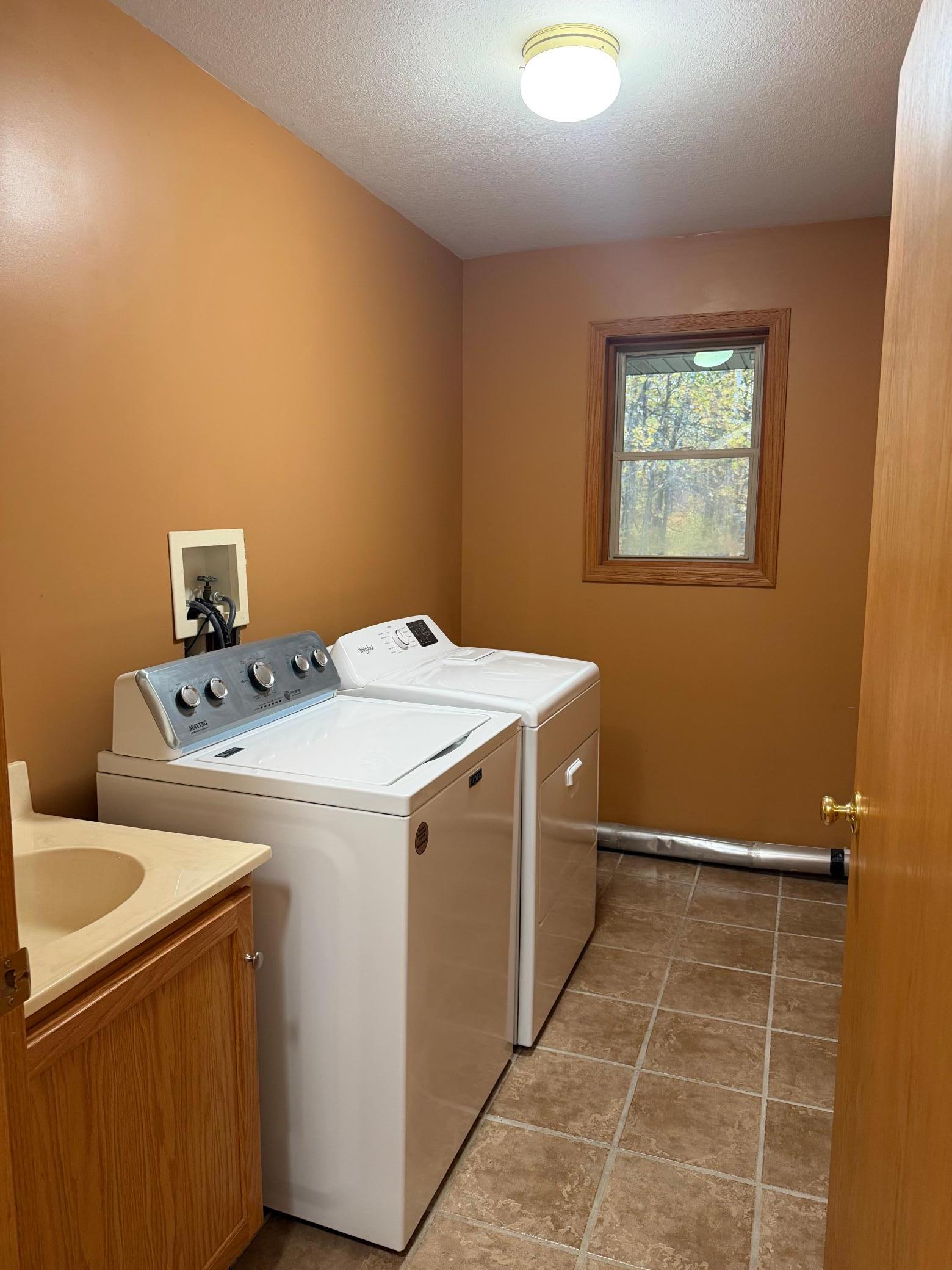 2000 single family home for sale at 3176 Ellis Road in Jenkins, MN — 3 bed, 2 bath (photo 11 of 12)