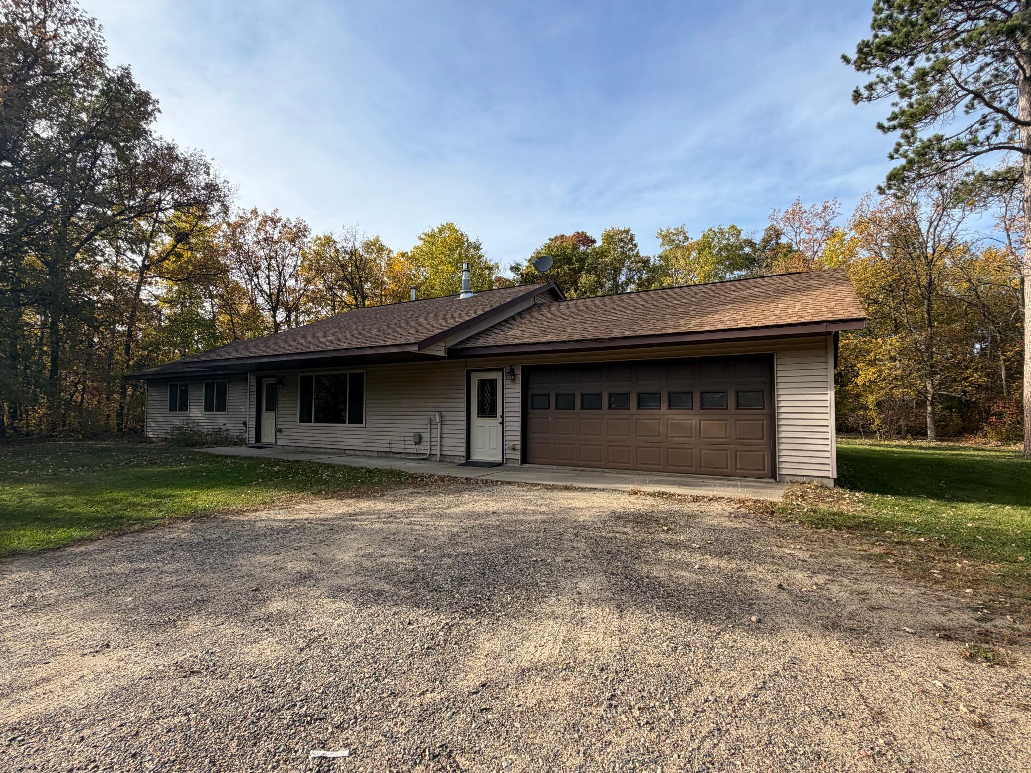 2000 single family home for sale at 3176 Ellis Road in Jenkins, MN — 3 bed, 2 bath (photo 3 of 12)