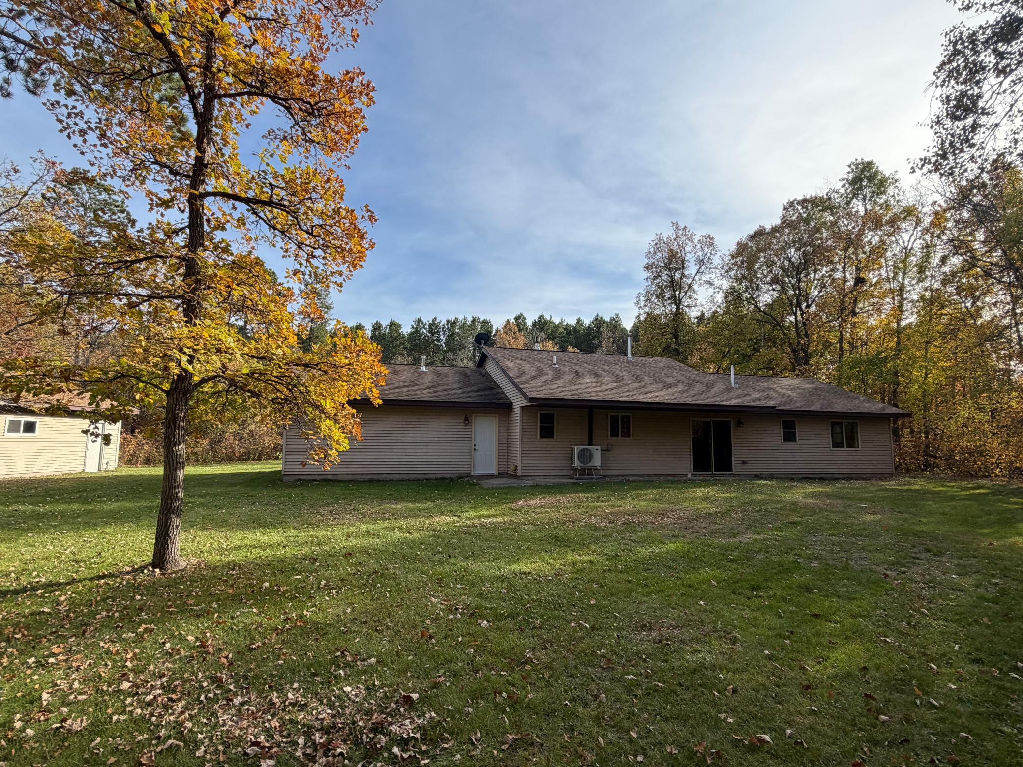 2000 single family home for sale at 3176 Ellis Road in Jenkins, MN — 3 bed, 2 bath (photo 5 of 12)