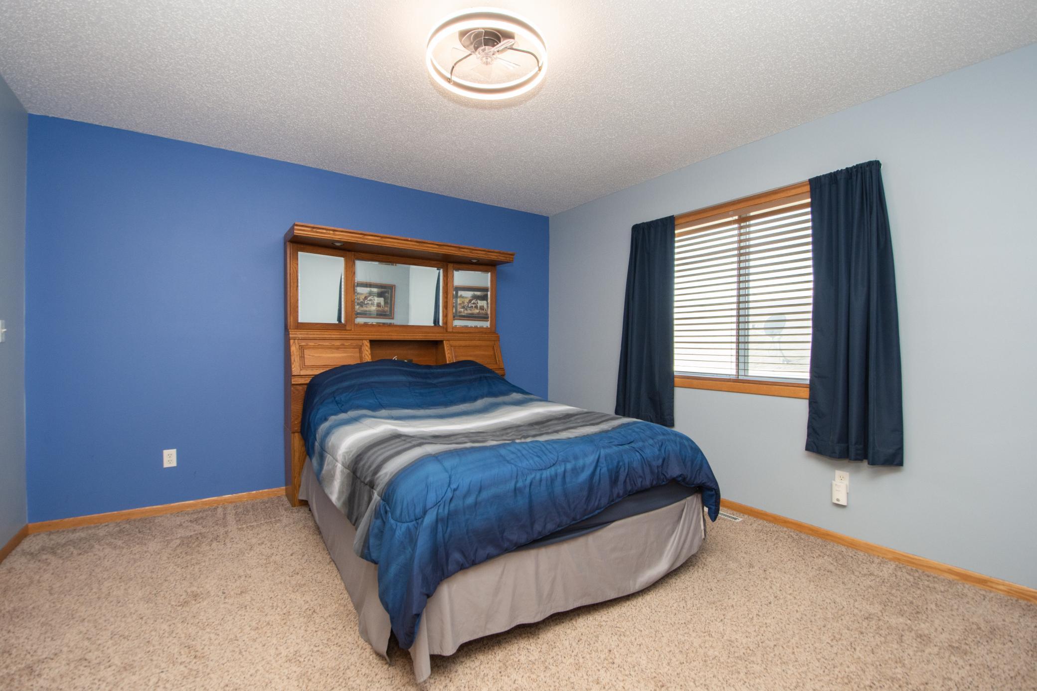 2005 twin home for sale at 964 41st Avenue W in West Fargo, ND — 3 bed, 2 bath (photo 13 of 43)
