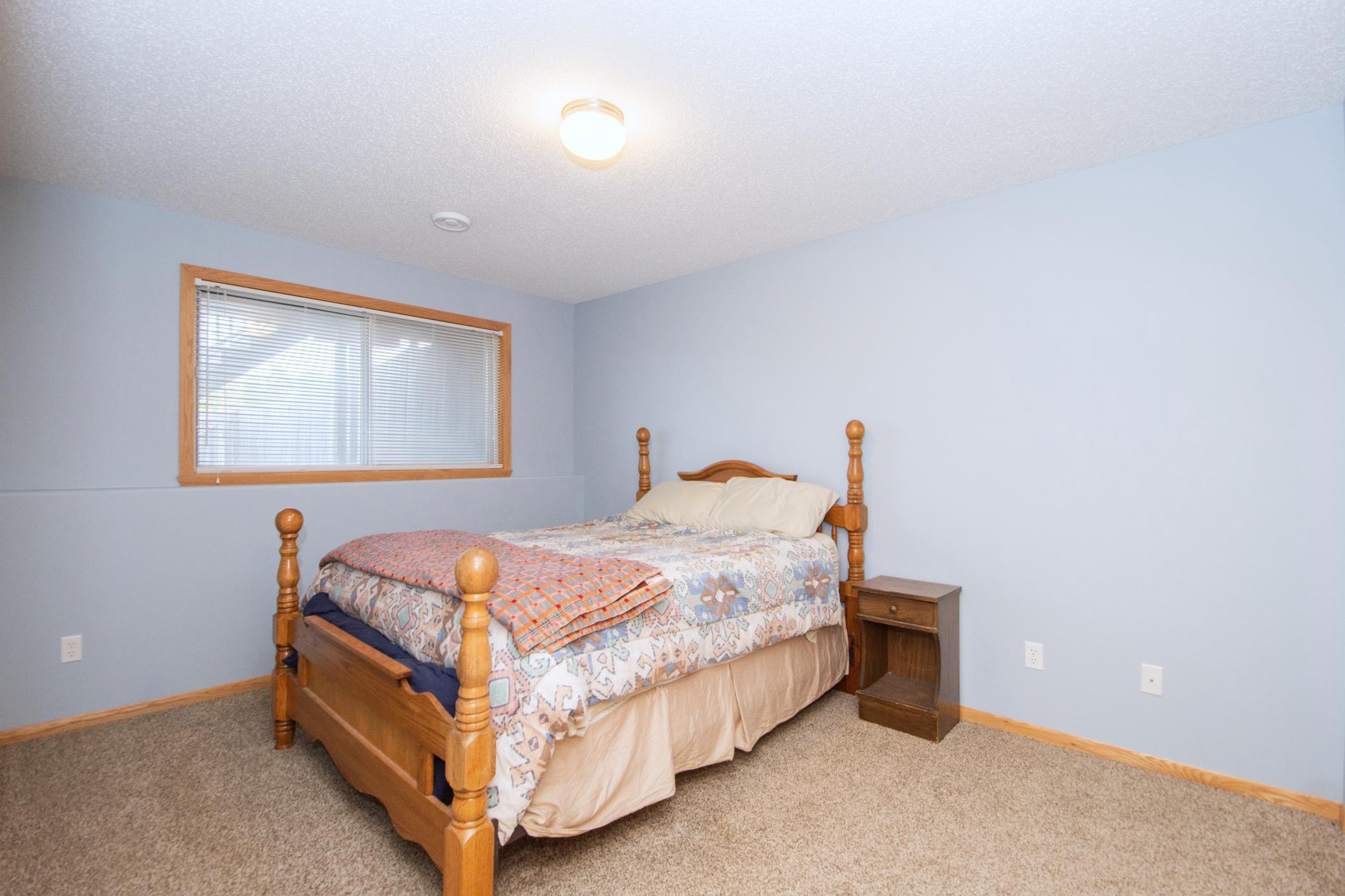 2005 twin home for sale at 964 41st Avenue W in West Fargo, ND — 3 bed, 2 bath (photo 25 of 43)