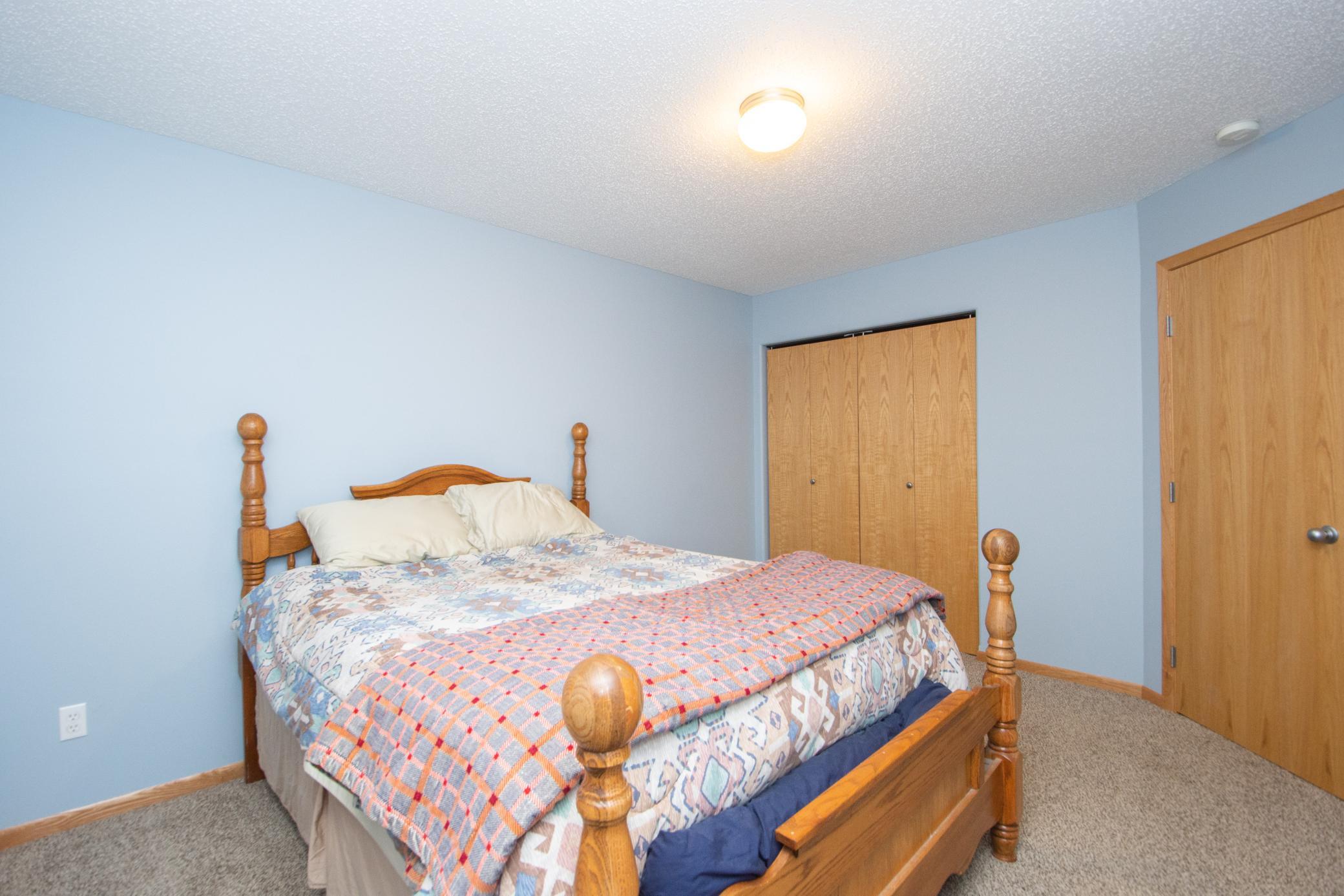 2005 twin home for sale at 964 41st Avenue W in West Fargo, ND — 3 bed, 2 bath (photo 26 of 43)