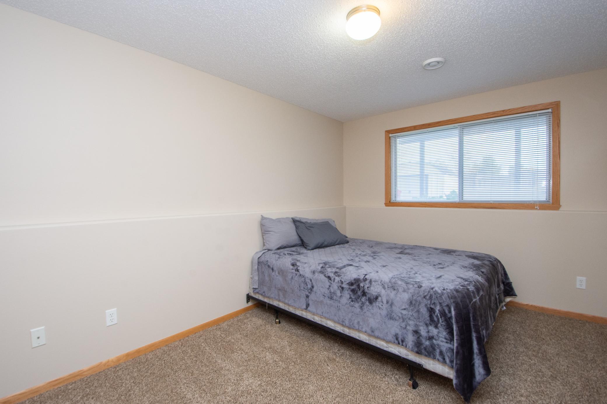 2005 twin home for sale at 964 41st Avenue W in West Fargo, ND — 3 bed, 2 bath (photo 27 of 43)