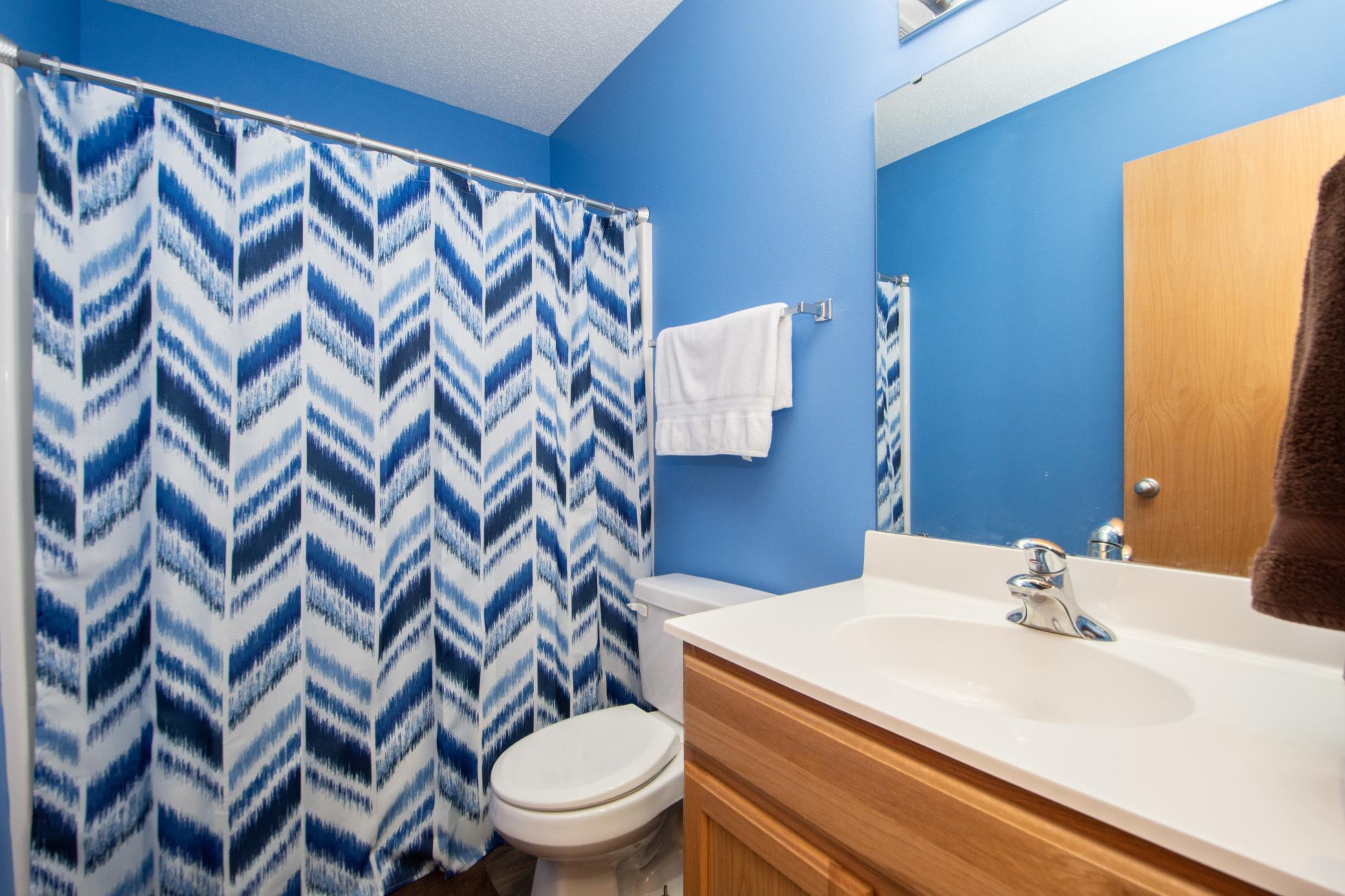 2005 twin home for sale at 964 41st Avenue W in West Fargo, ND — 3 bed, 2 bath (photo 29 of 43)