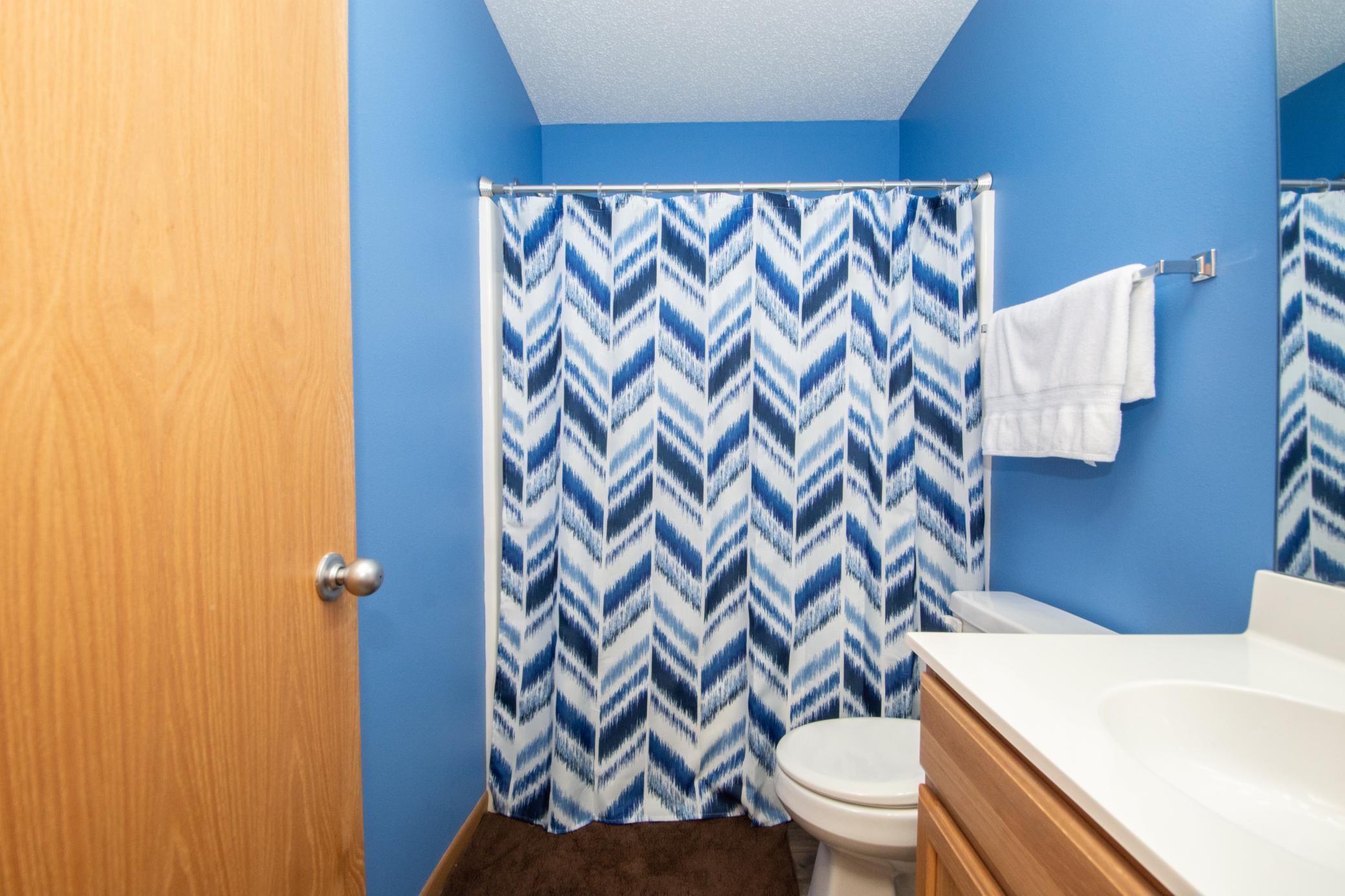 2005 twin home for sale at 964 41st Avenue W in West Fargo, ND — 3 bed, 2 bath (photo 31 of 43)