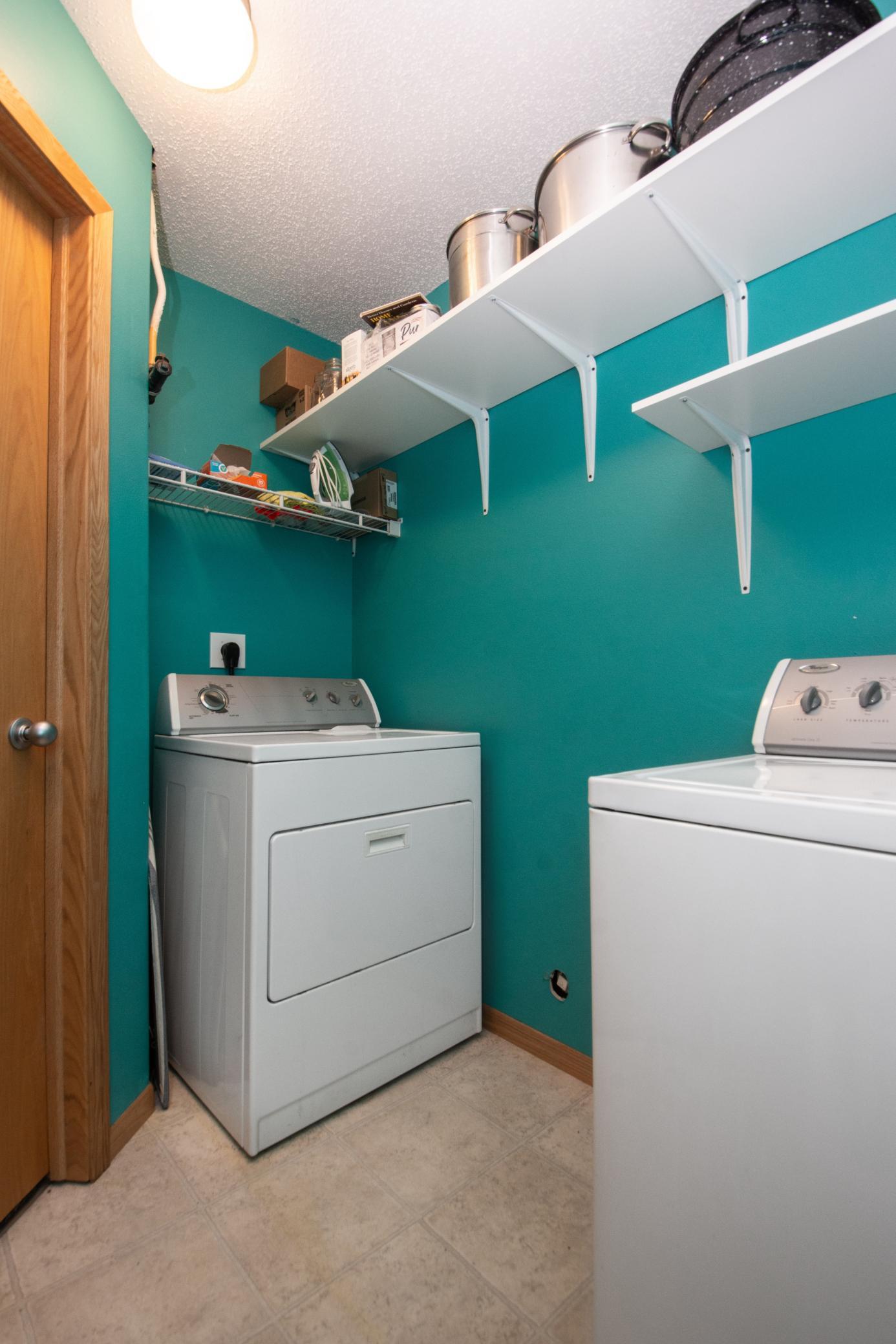 2005 twin home for sale at 964 41st Avenue W in West Fargo, ND — 3 bed, 2 bath (photo 32 of 43)