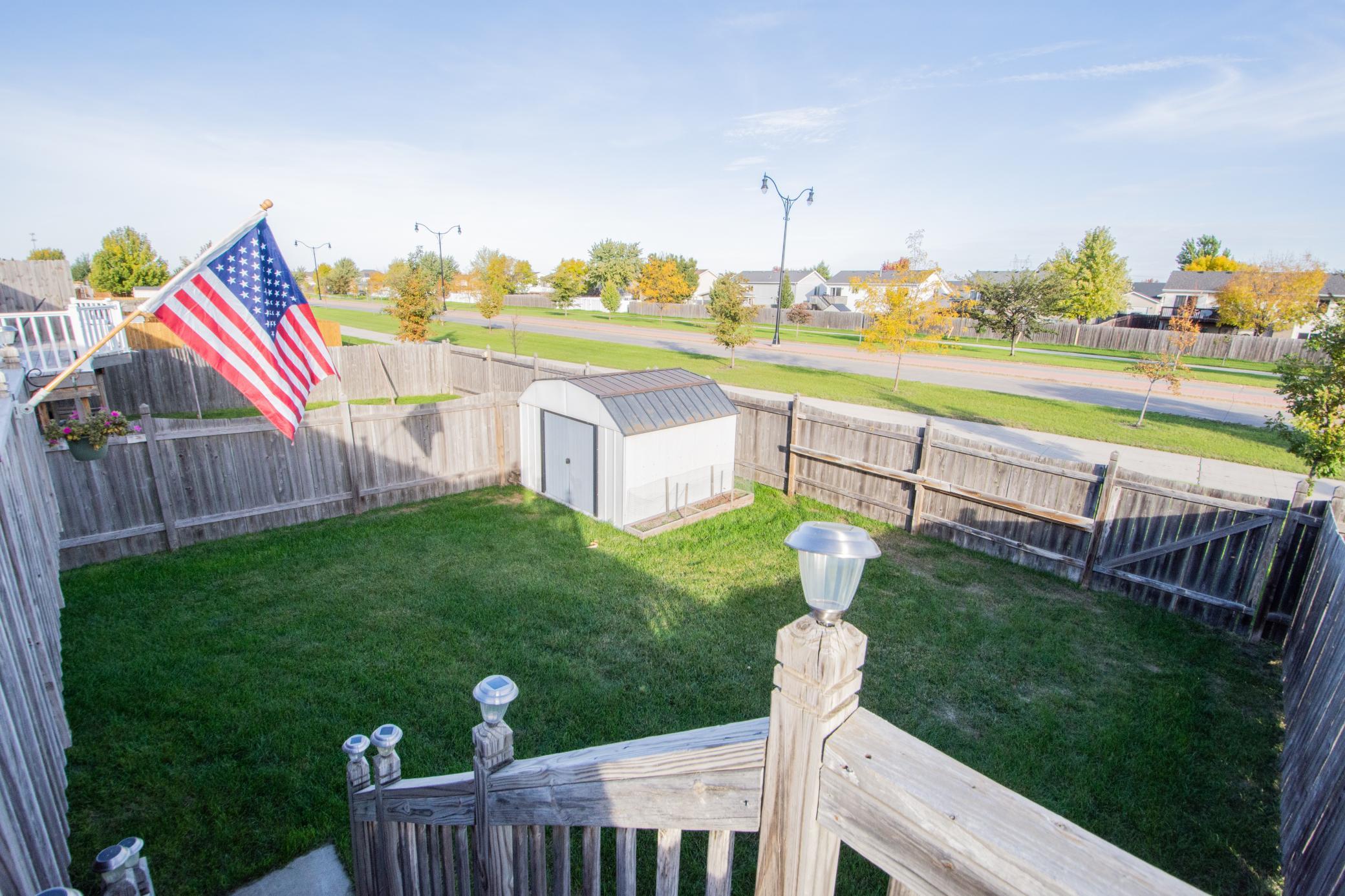 2005 twin home for sale at 964 41st Avenue W in West Fargo, ND — 3 bed, 2 bath (photo 38 of 43)