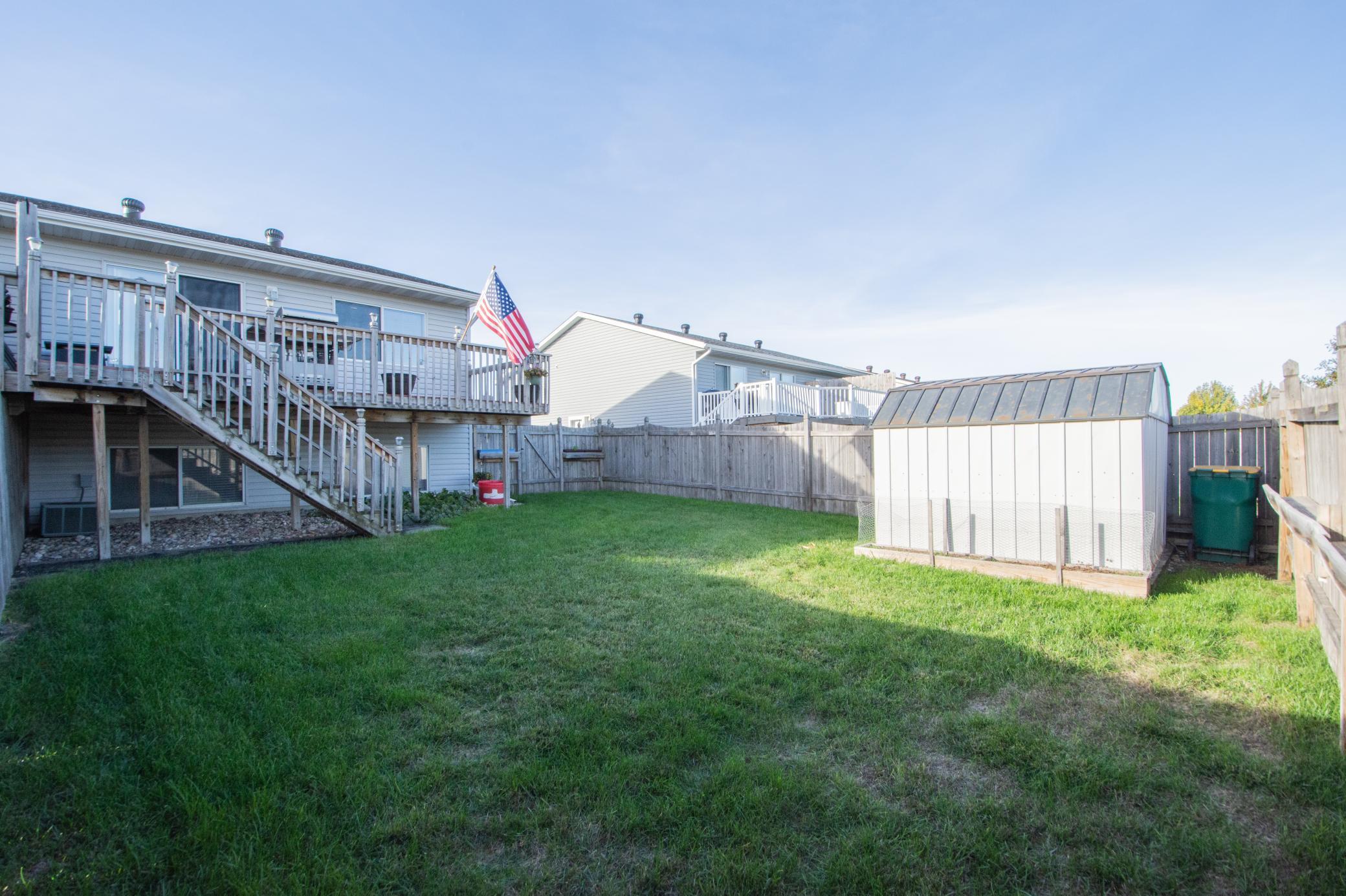 2005 twin home for sale at 964 41st Avenue W in West Fargo, ND — 3 bed, 2 bath (photo 40 of 43)