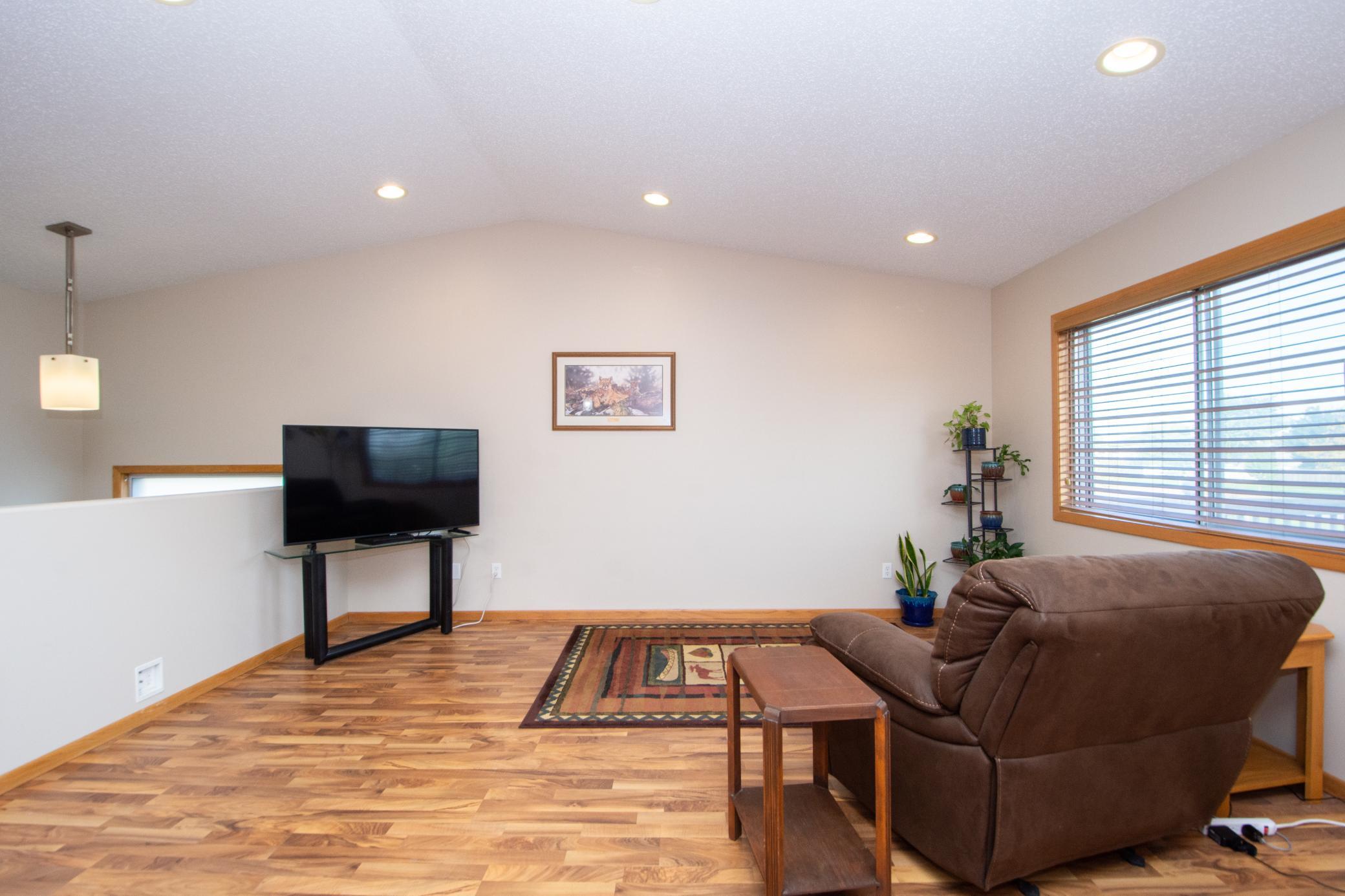 2005 twin home for sale at 964 41st Avenue W in West Fargo, ND — 3 bed, 2 bath (photo 5 of 43)
