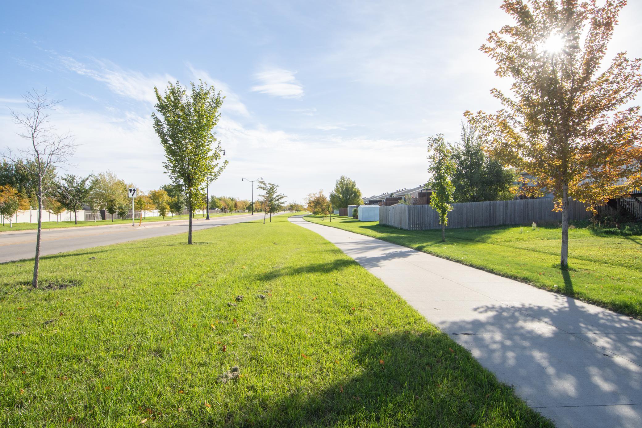 2005 twin home for sale at 964 41st Avenue W in West Fargo, ND — 3 bed, 2 bath (photo 41 of 43)